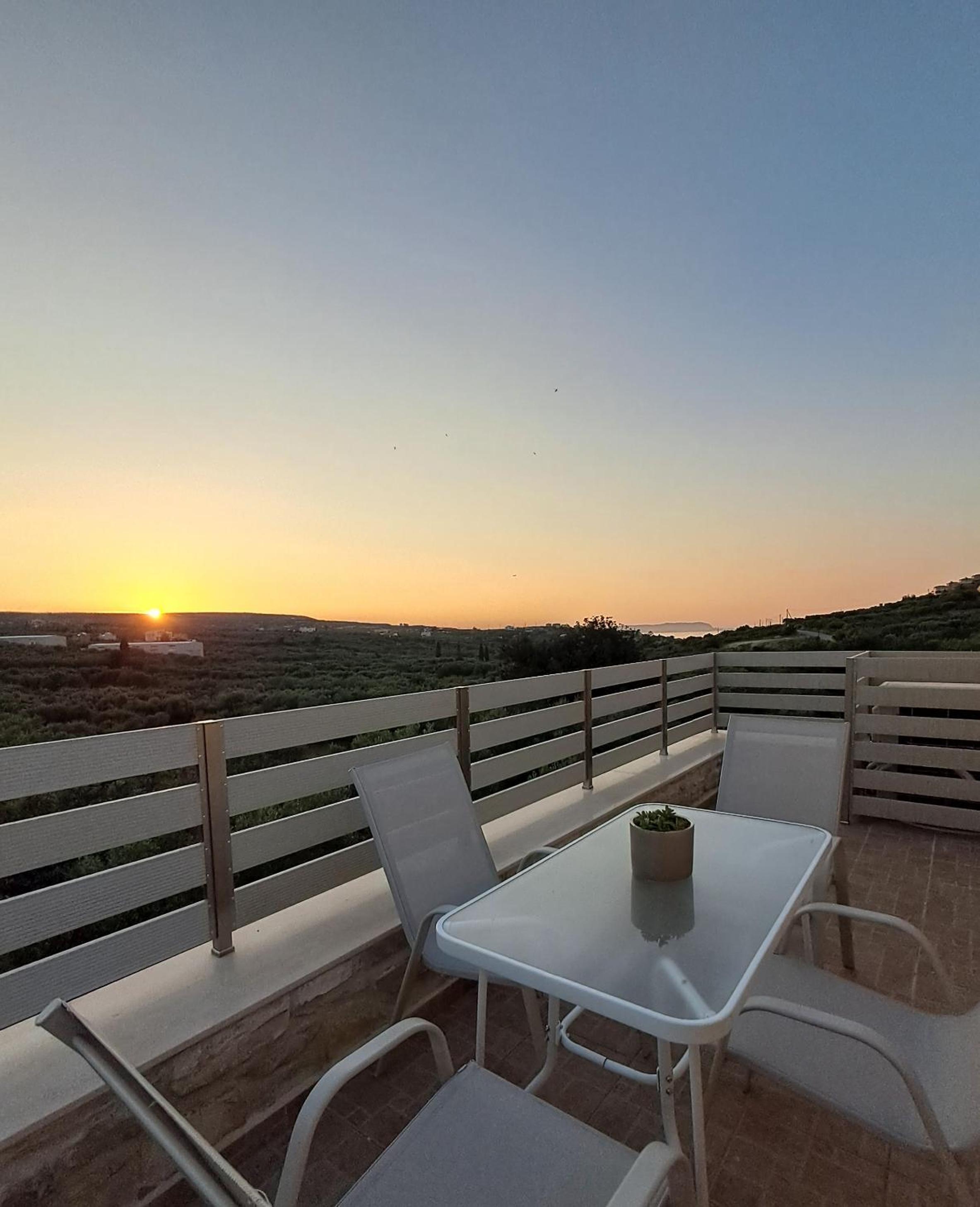 OLIVE LAND - ΓΗ ΤΗΣ ΕΛΙΑΣ / STONE VILLA.