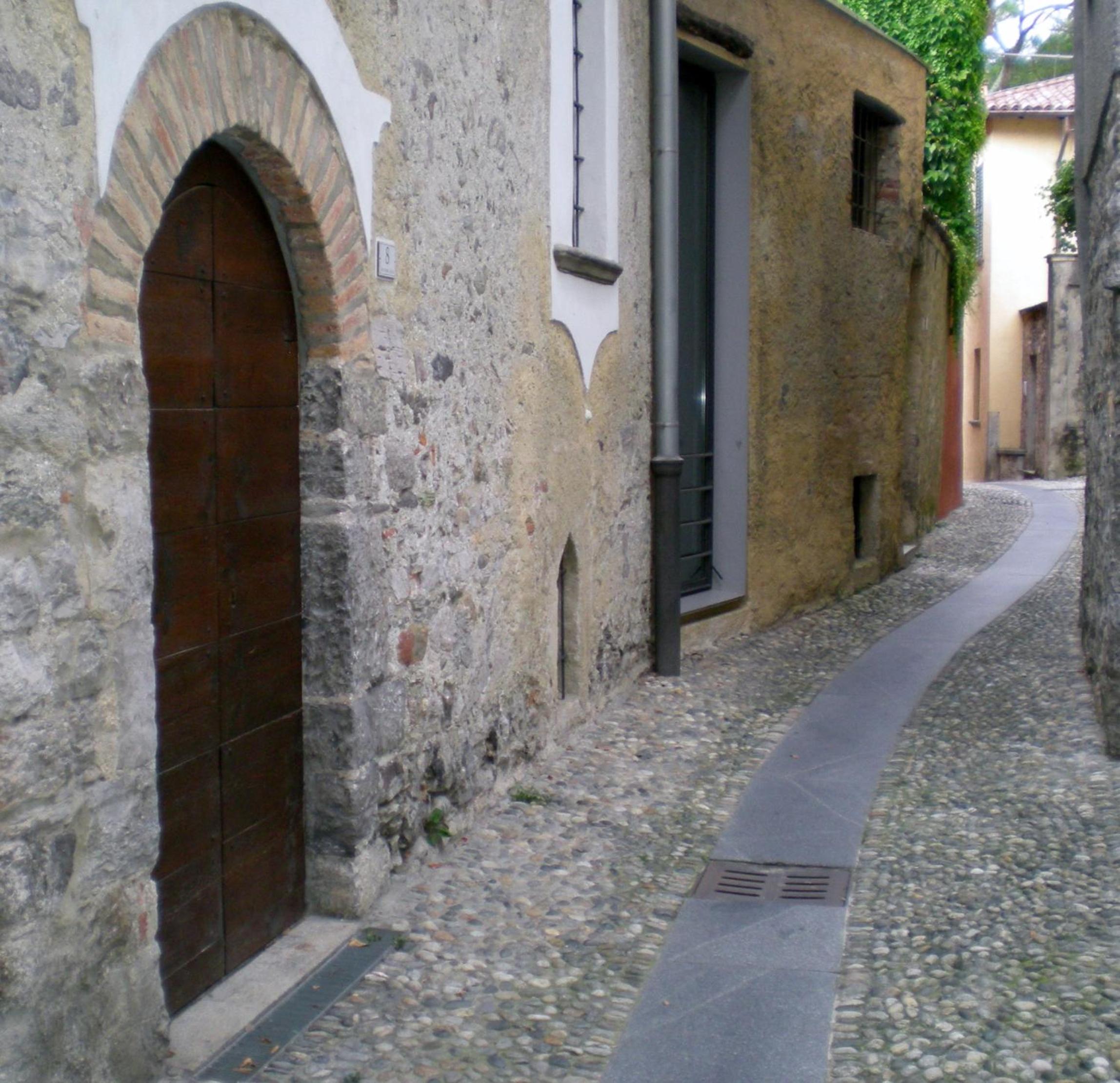 Photo 33