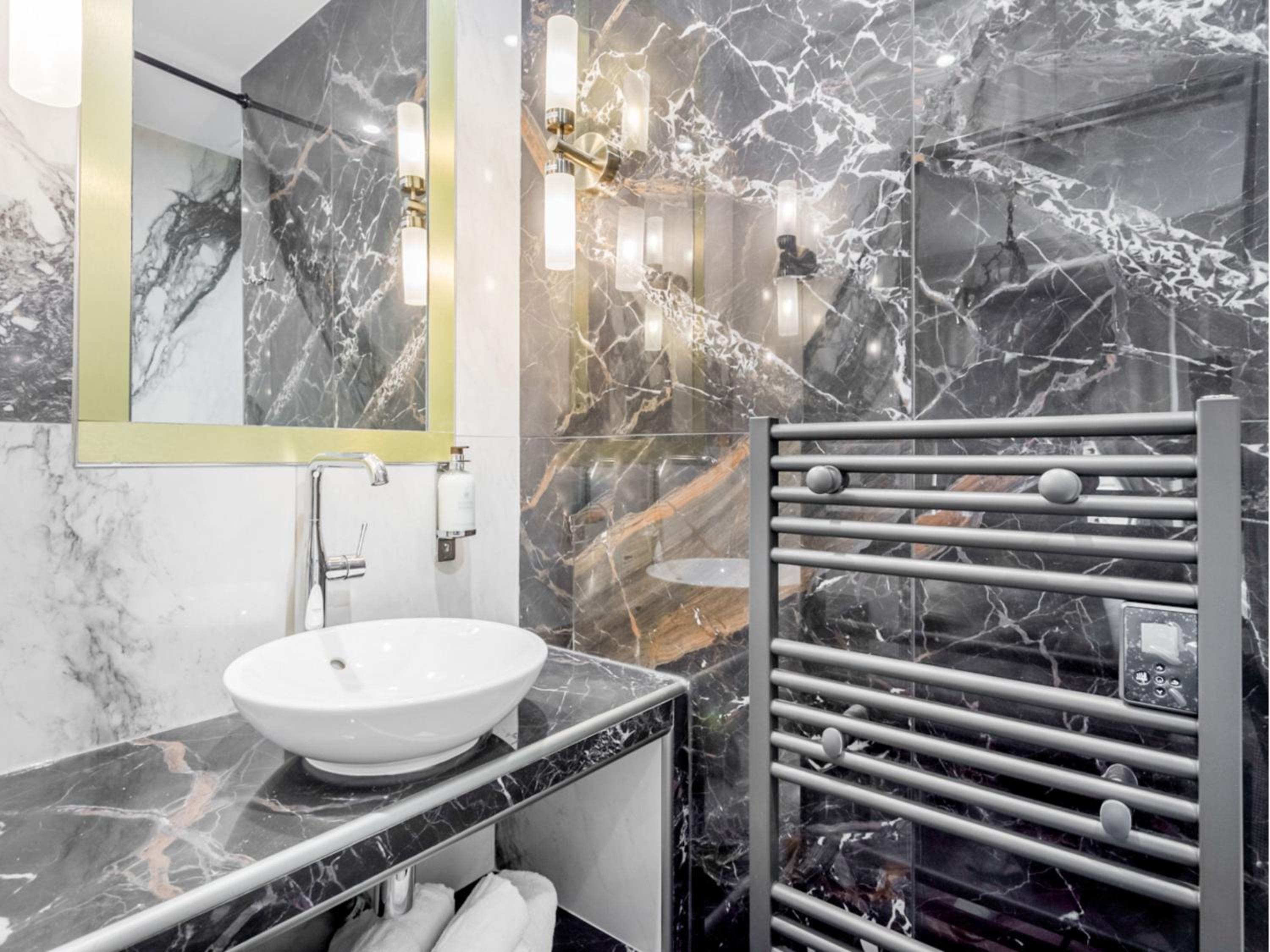 Merveil - Luxury Suite - Louvre - Aboukir VII