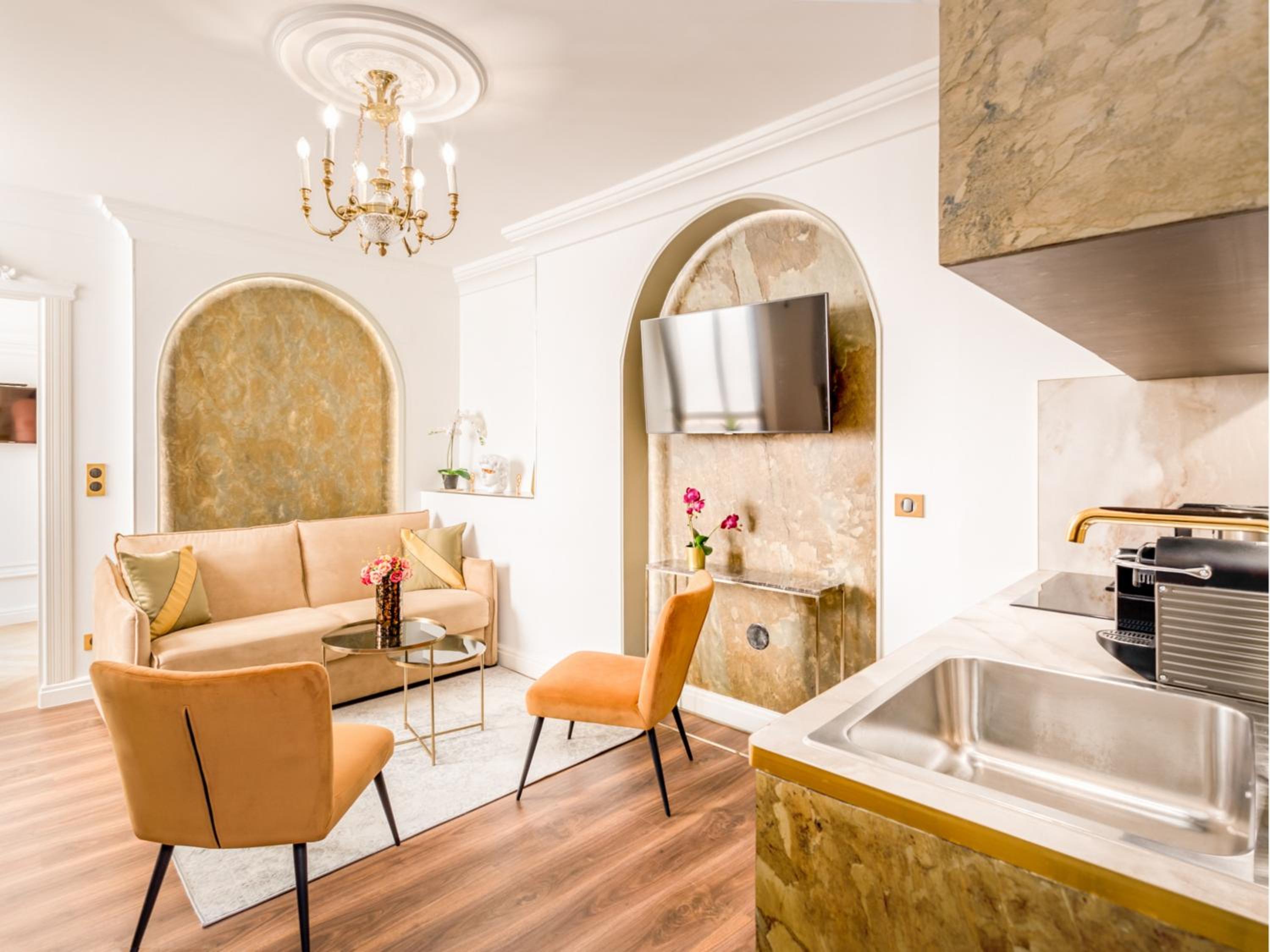Merveil - Luxury Suite - Louvre - Rousseau