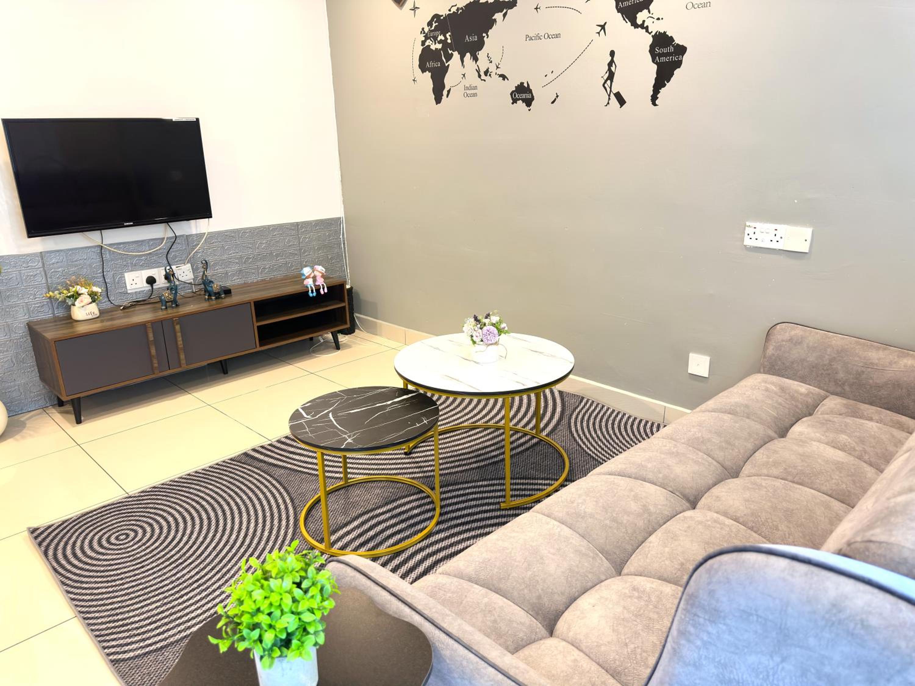 High-Floor Seaview Modern Suite 2BR Condo Next to Gurney & Georgetown Mansion one 26