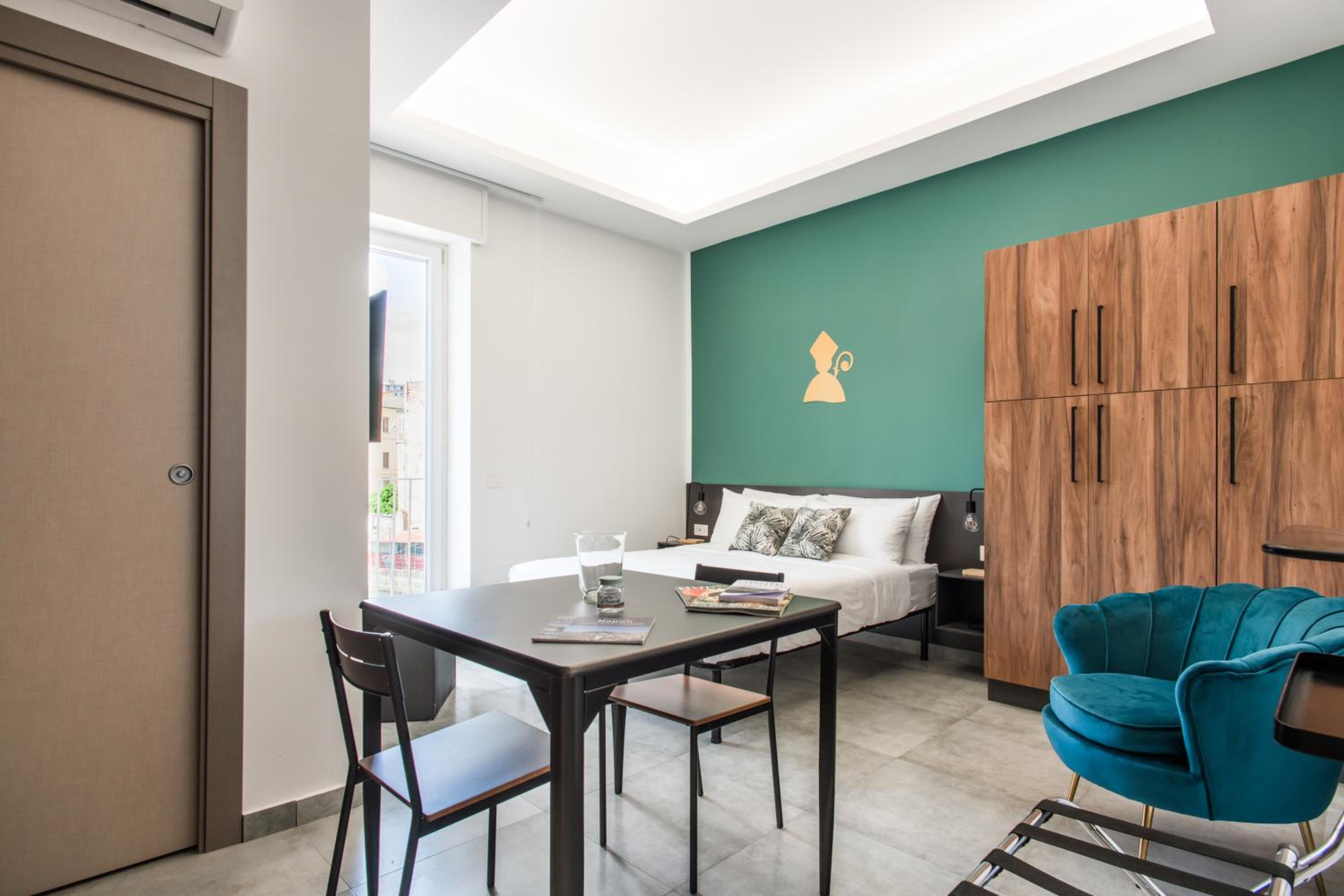 Materdei Rooms - Napoli Centro, Camere con cucina vicino Metro e colazione inclusa