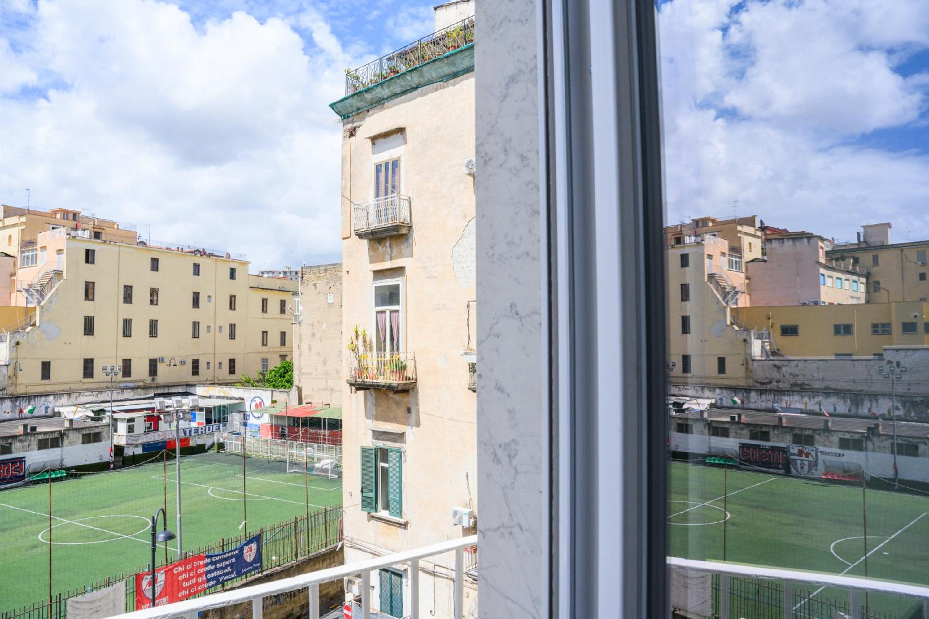 Materdei Rooms - Napoli Centro, Camere con cucina vicino Metro e colazione inclusa