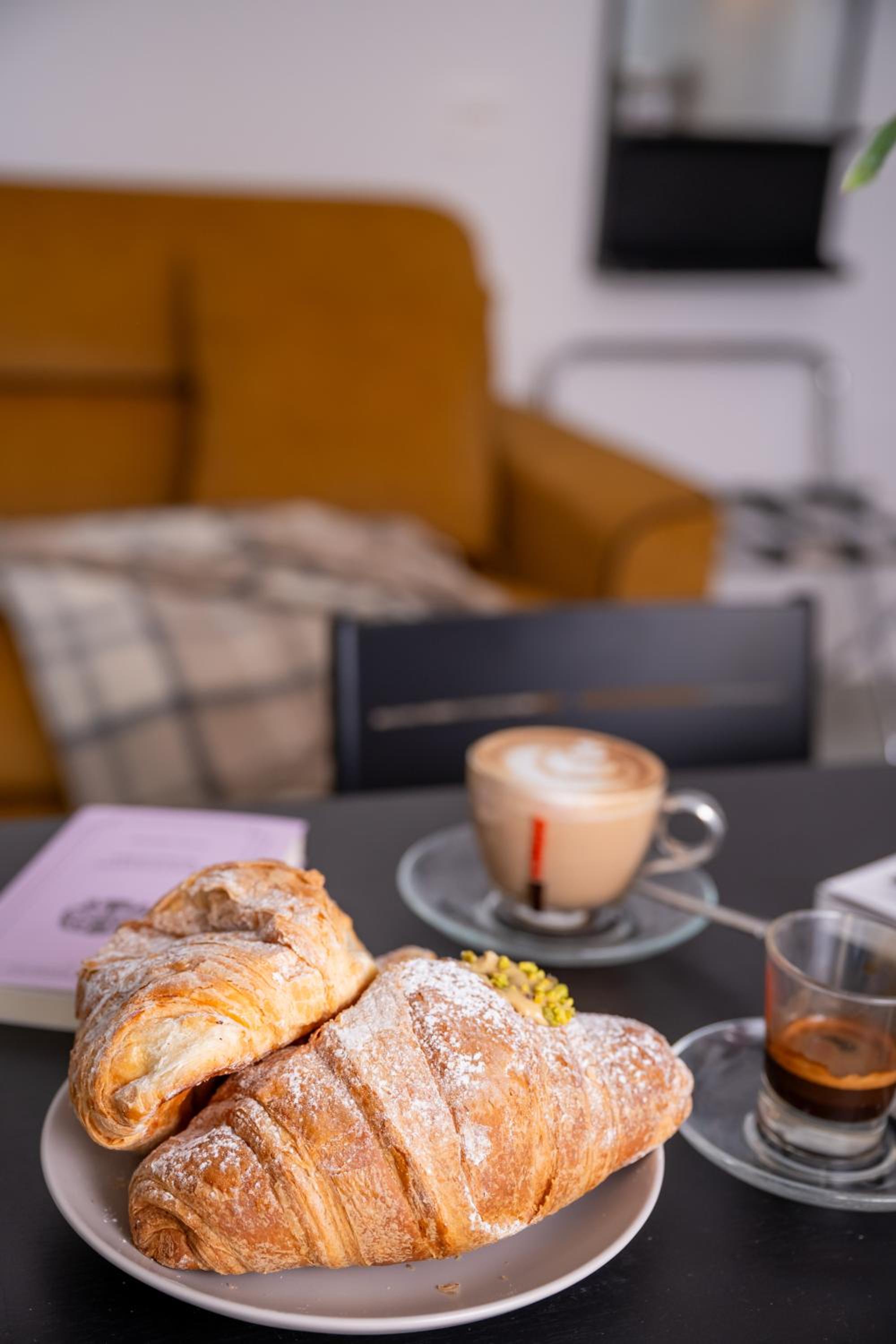 Materdei Rooms - Napoli Centro, Camere con cucina vicino Metro e colazione inclusa