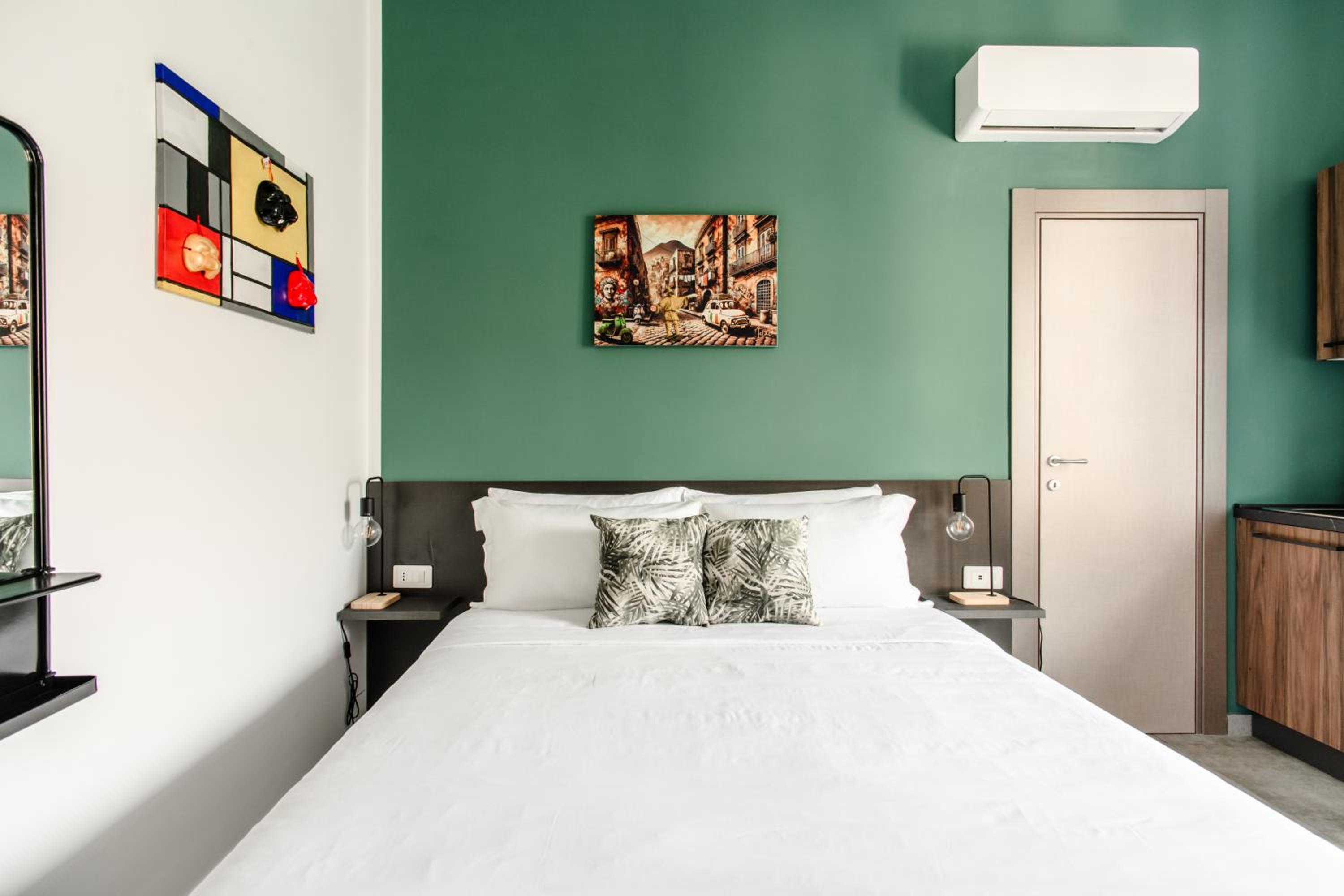 Materdei Rooms - Napoli Centro, Camere con cucina vicino Metro e colazione inclusa