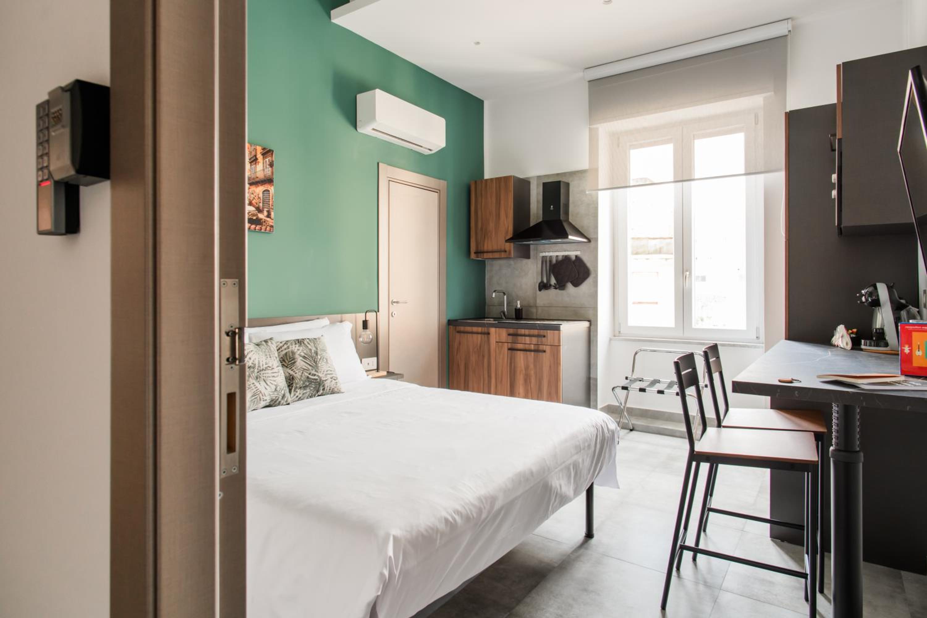 Materdei Rooms - Napoli Centro, Camere con cucina vicino Metro e colazione inclusa