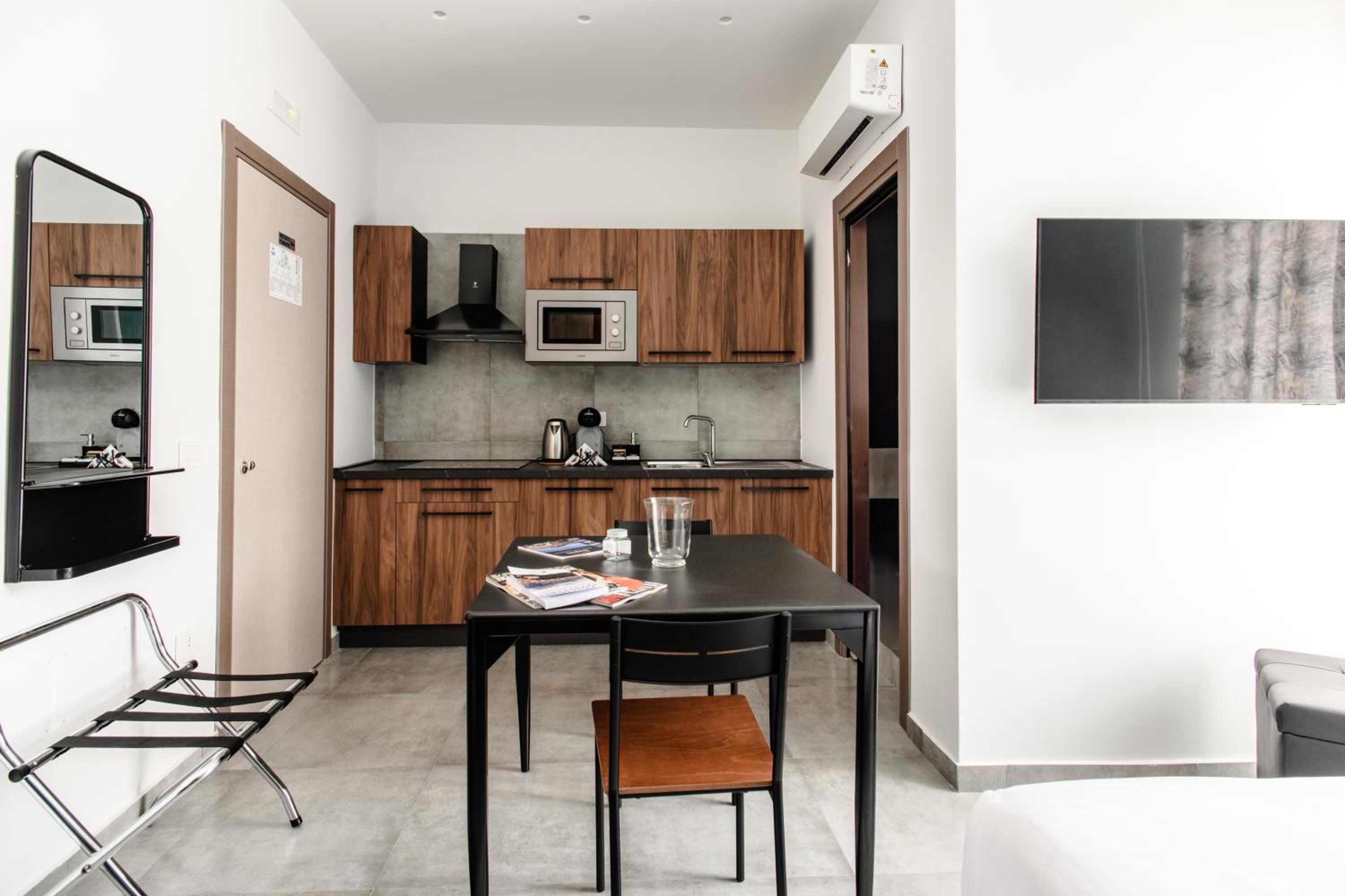 Materdei Rooms - Napoli Centro, Camere con cucina vicino Metro e colazione inclusa