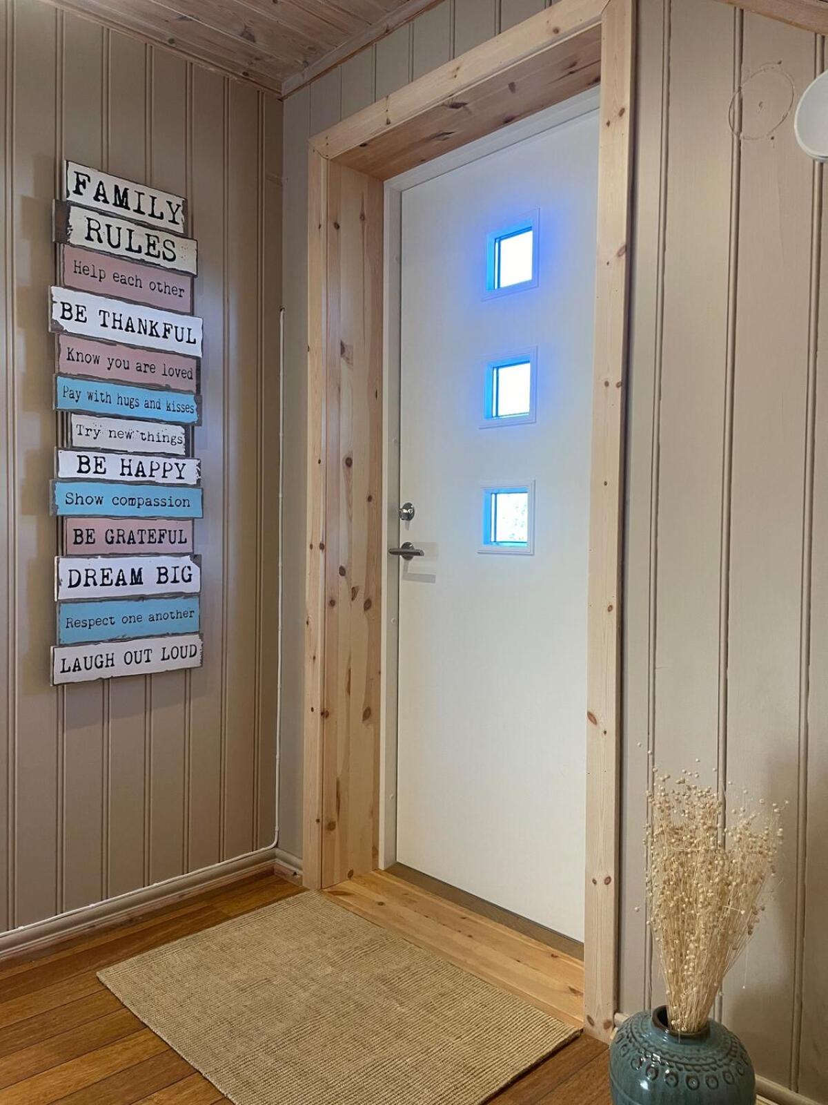 Havbris apartment with sea view in Borhaug, Farsund