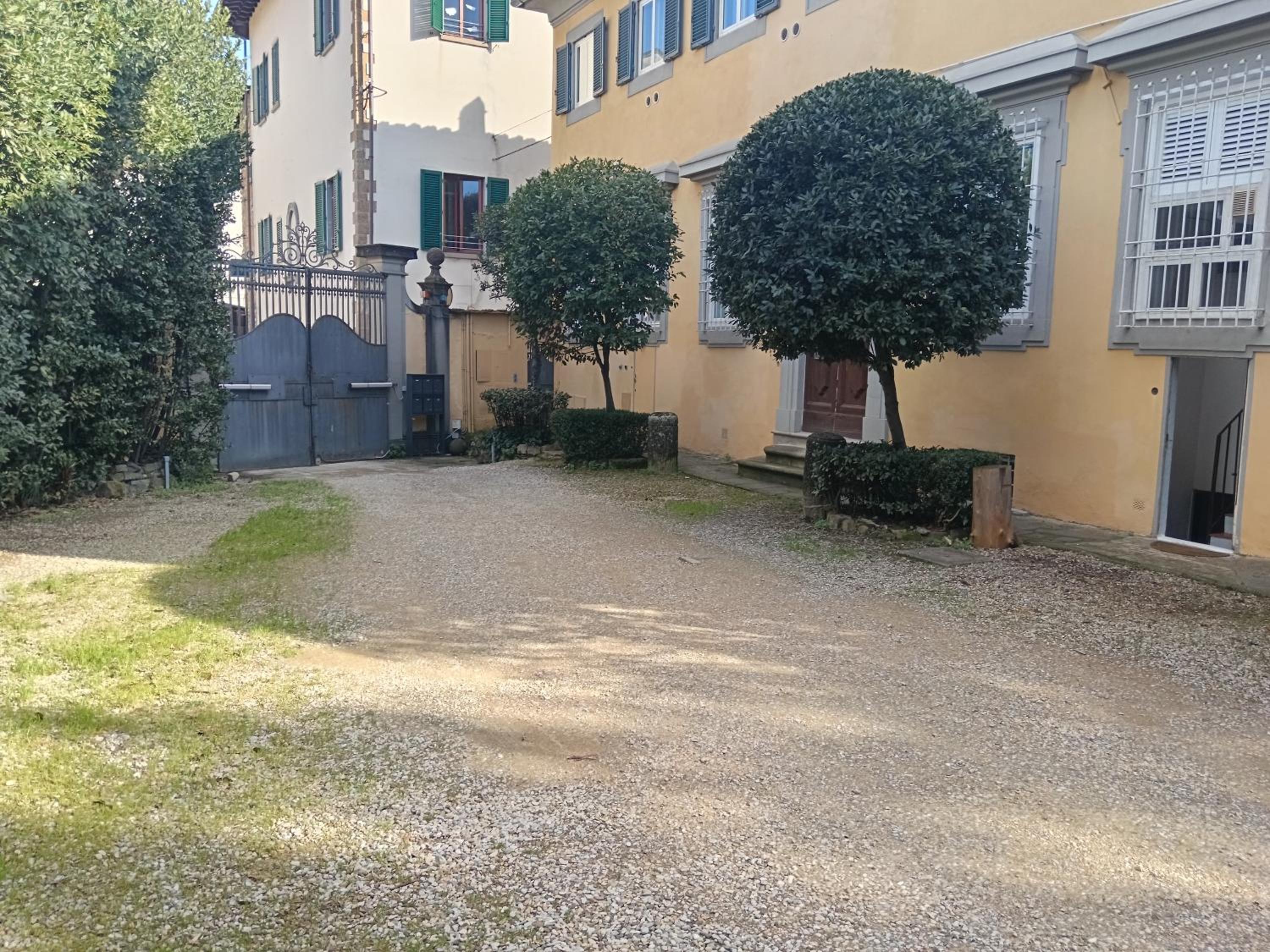 LUNA in Villa Storica, Garden and Parking, Lastrico Solare Esclusivo, Tramvia T1 Centro-Careggi