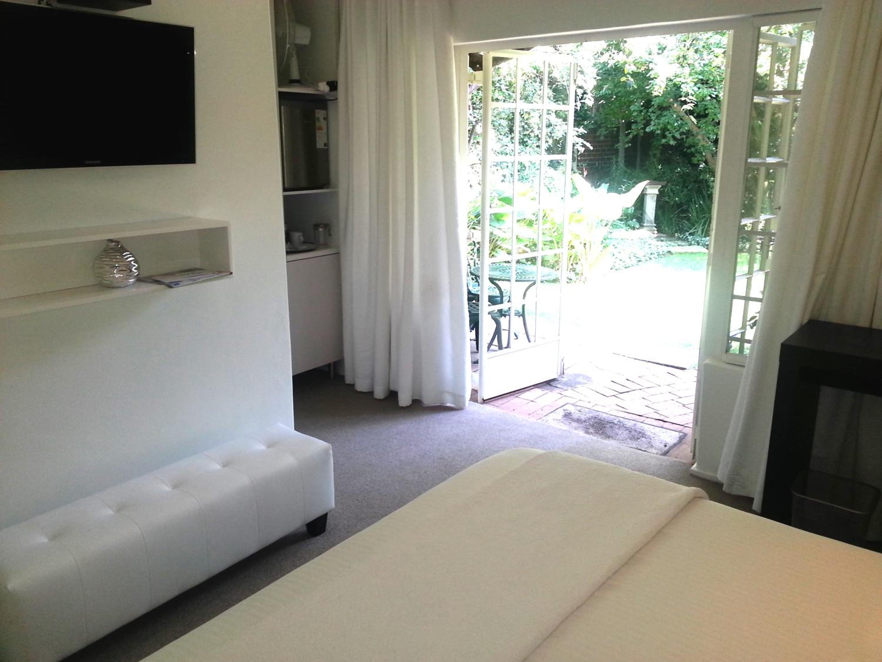 Rosebank Lodge Guesthouse by Claires