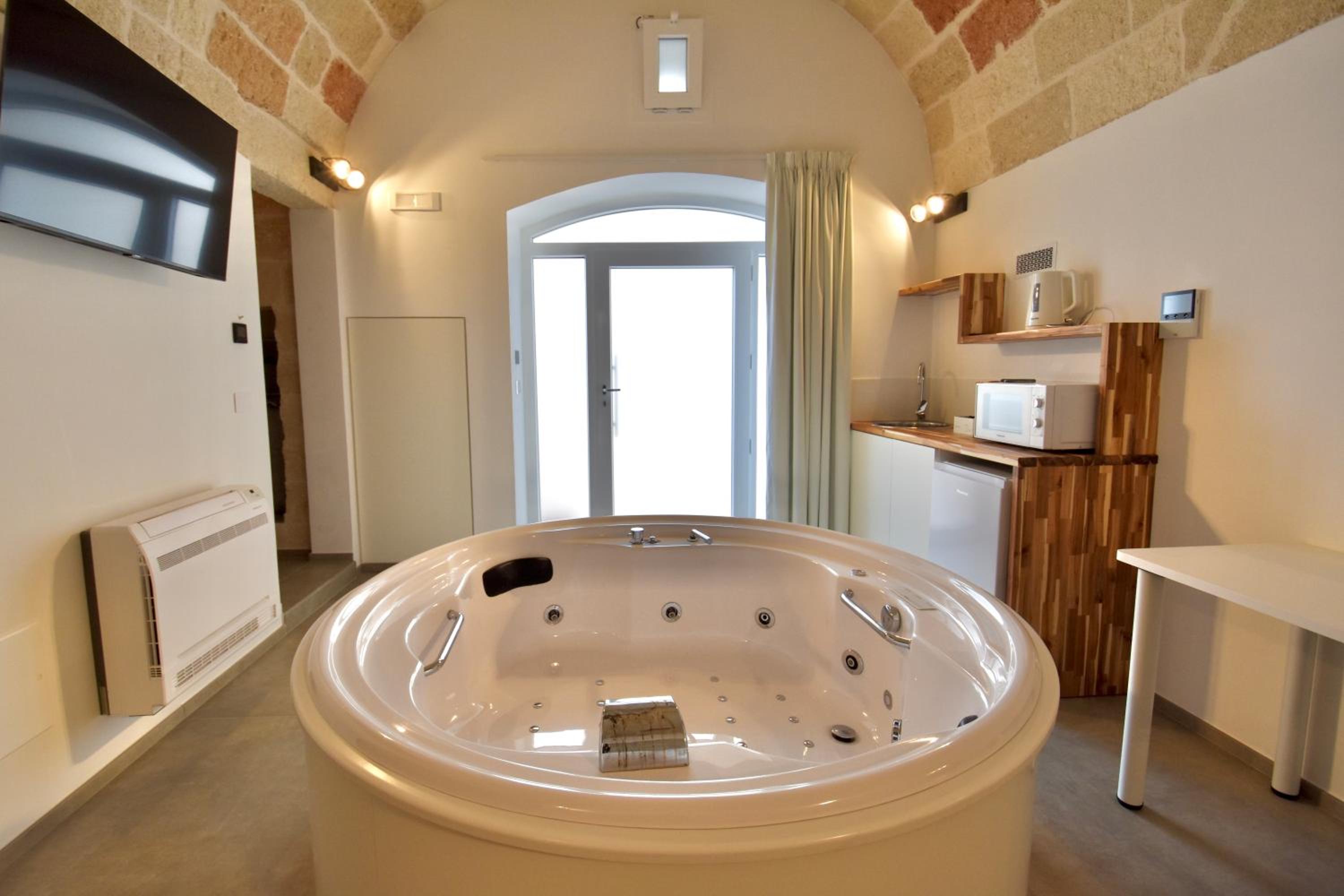 Bianca Suite & Room - Housea