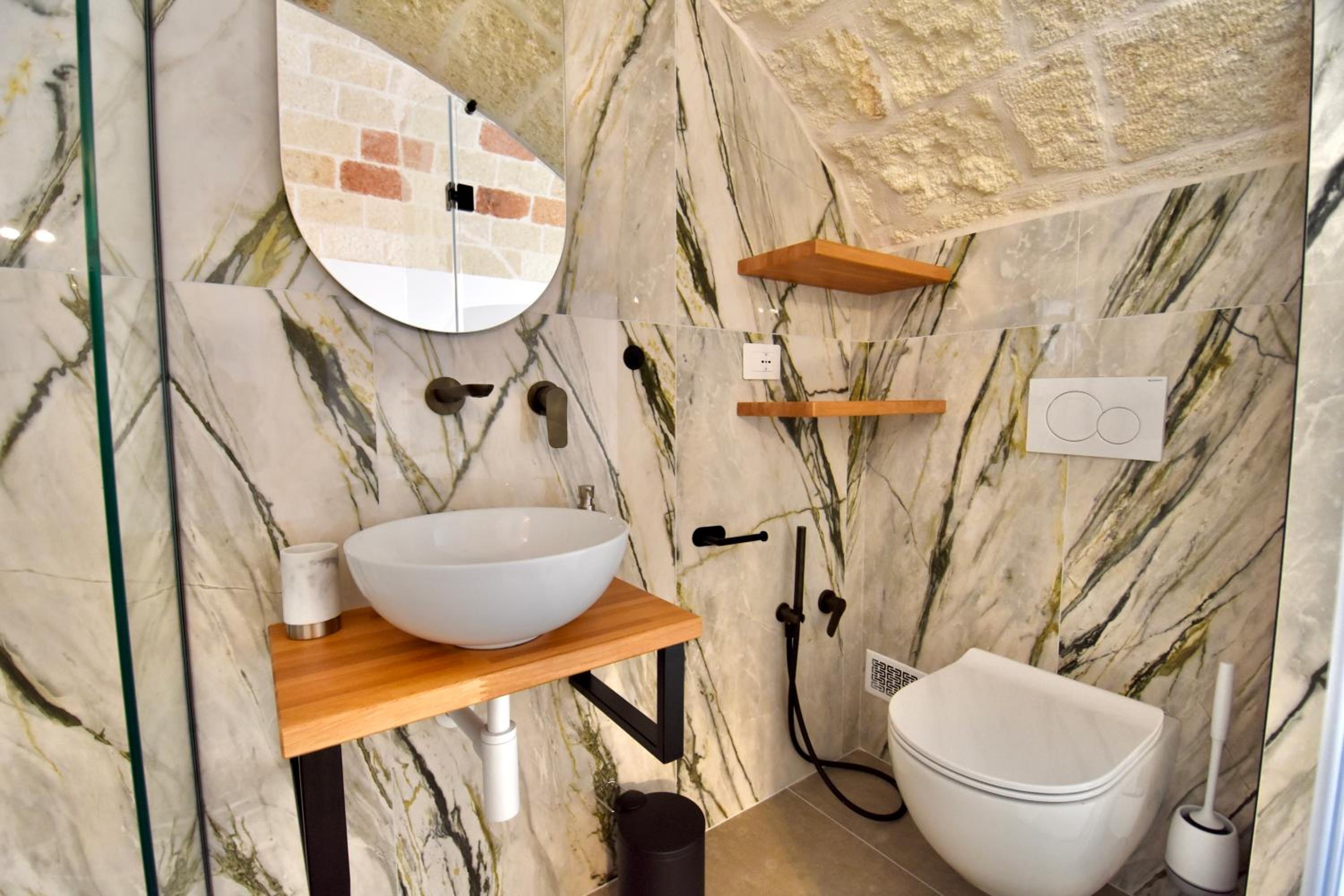 Bianca Suite & Room - Housea