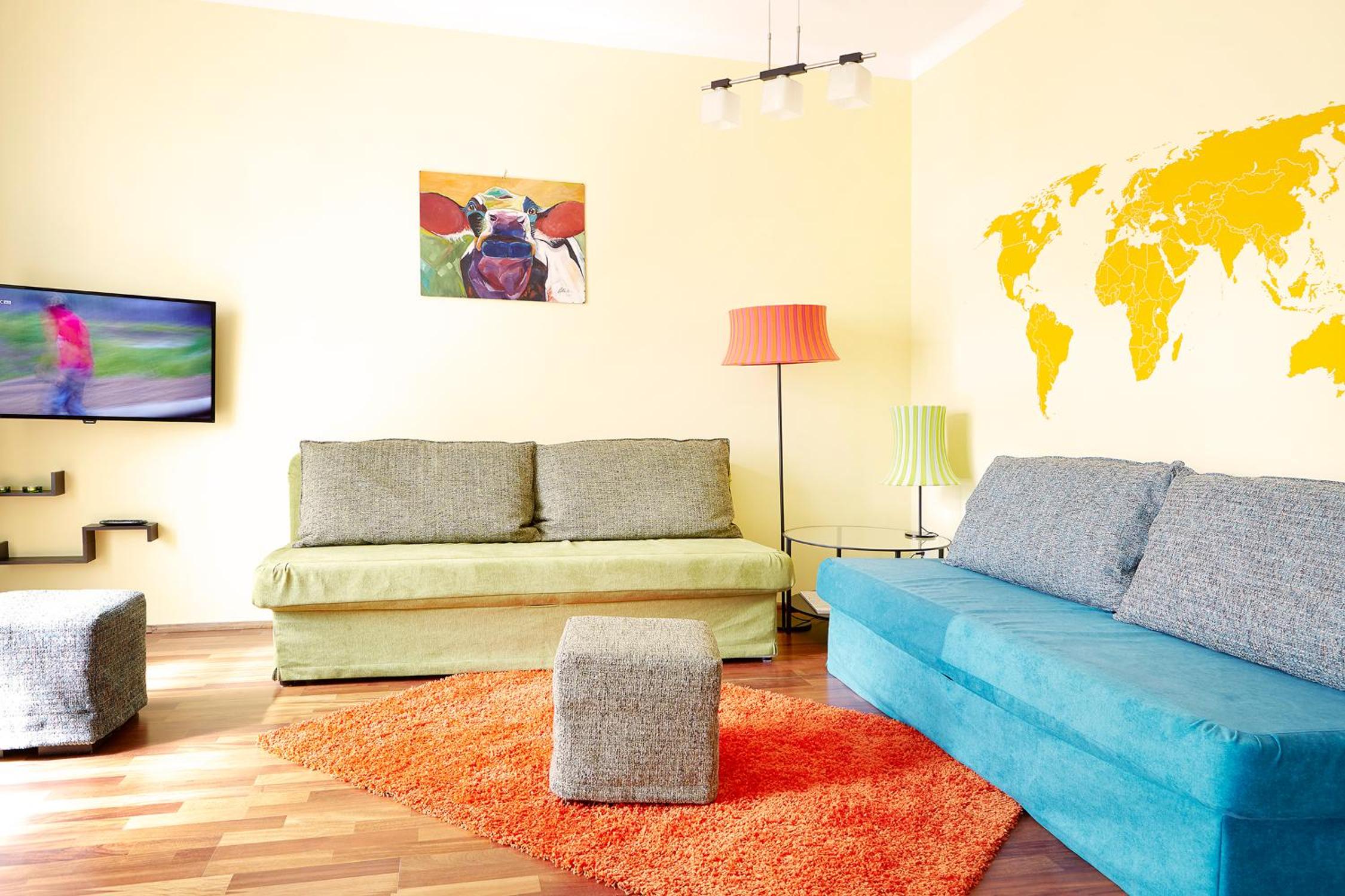Lovely Funky Flat near Royal Park view 5