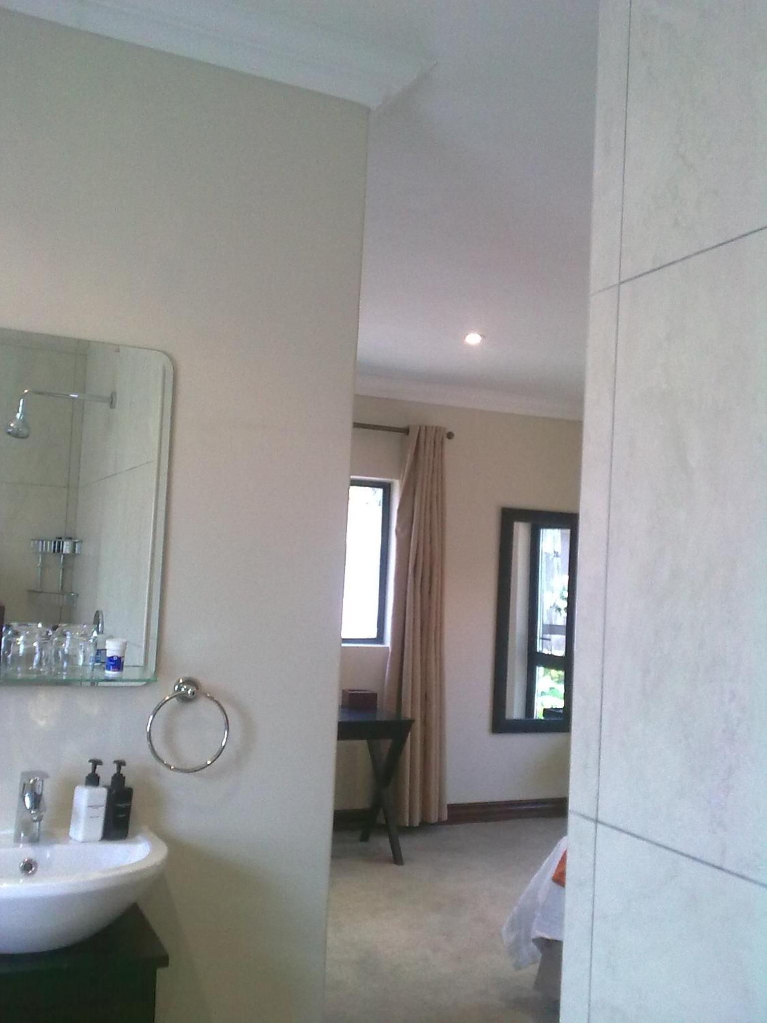 Rosebank Lodge Guesthouse by Claires