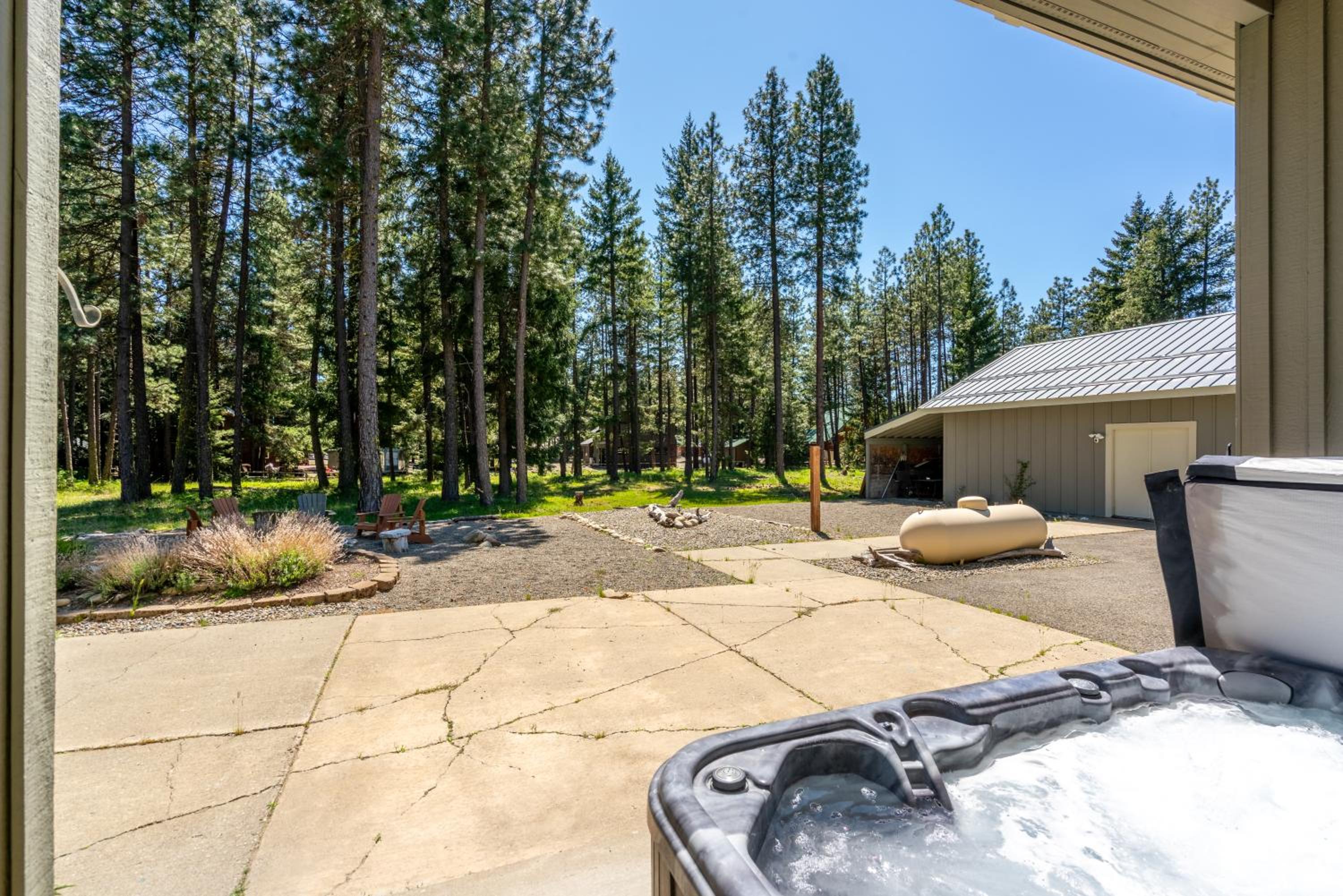 Cozy Pine Cabin Private Pool Access & Family Fun
