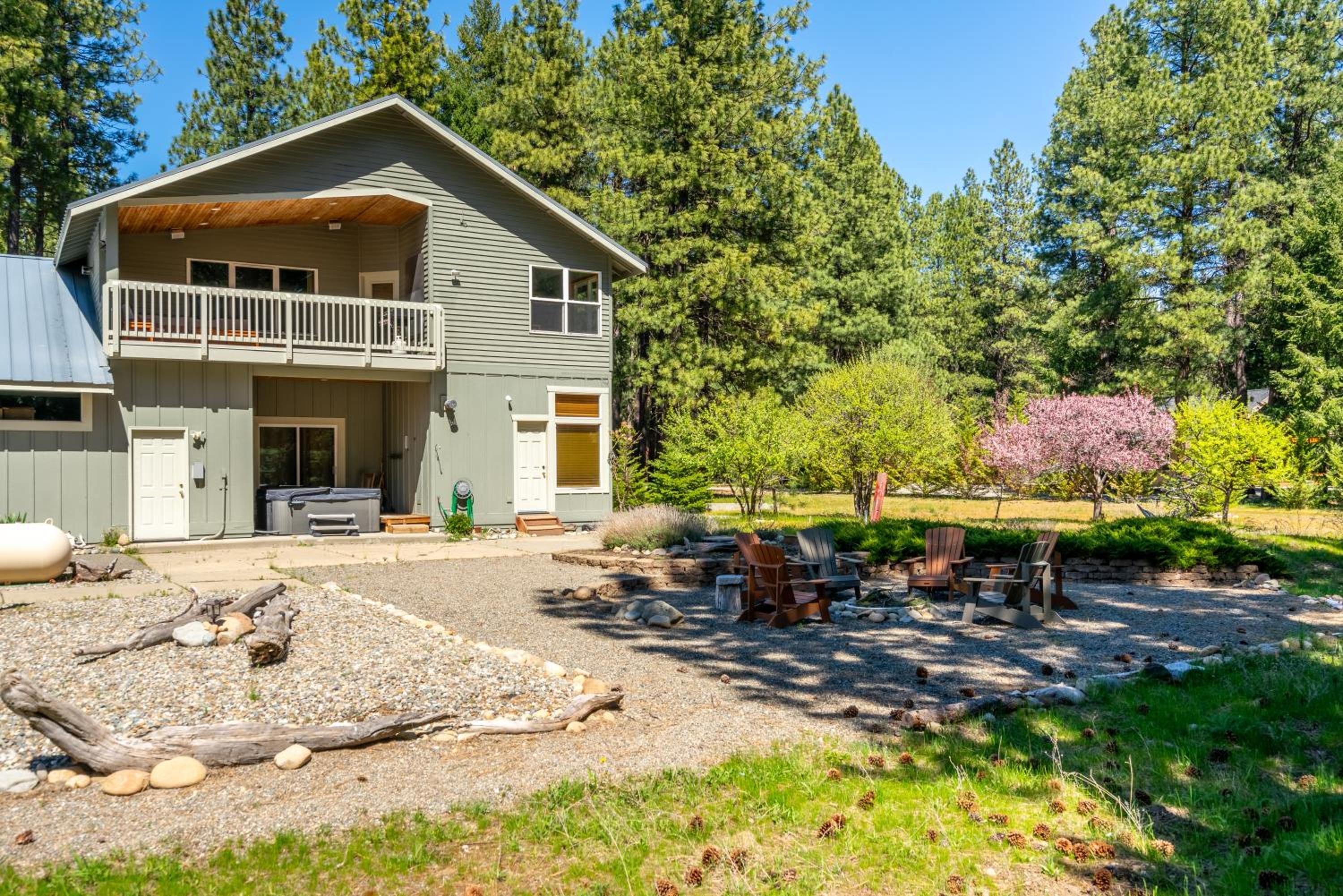 Cozy Pine Cabin Private Pool Access & Family Fun