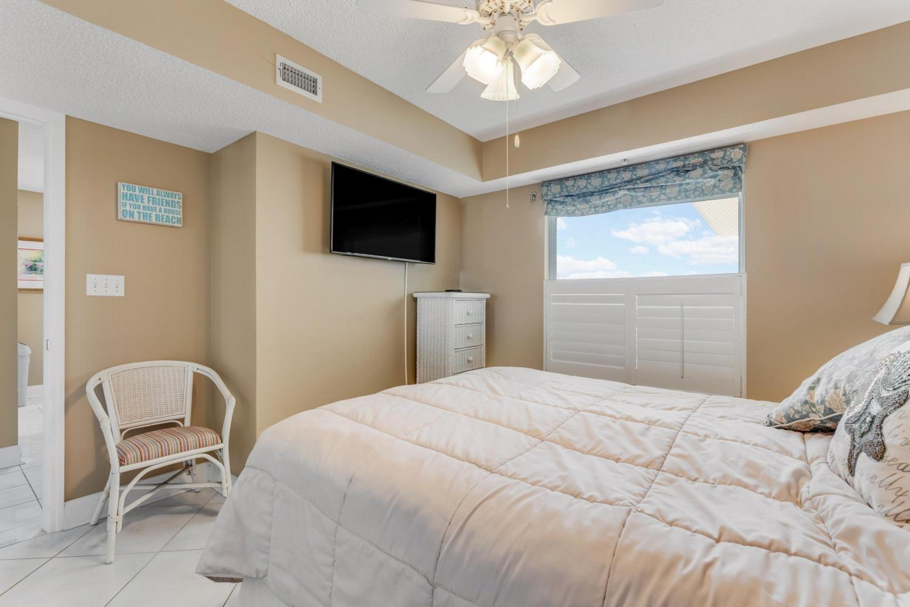 Direct oceanfront corner condo with spacious balcony and heated beachfront pool