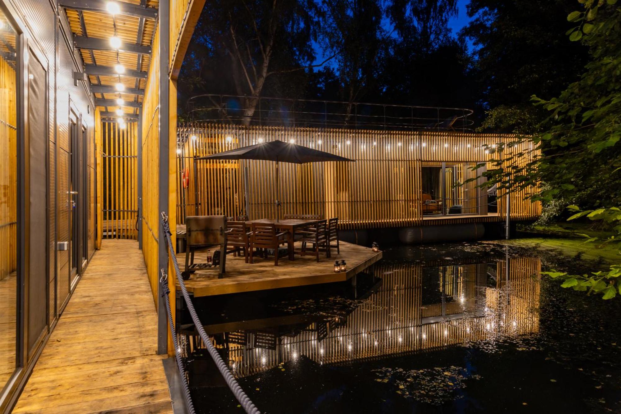 Water Hideout - Floating Luxury in Pure Wilderness