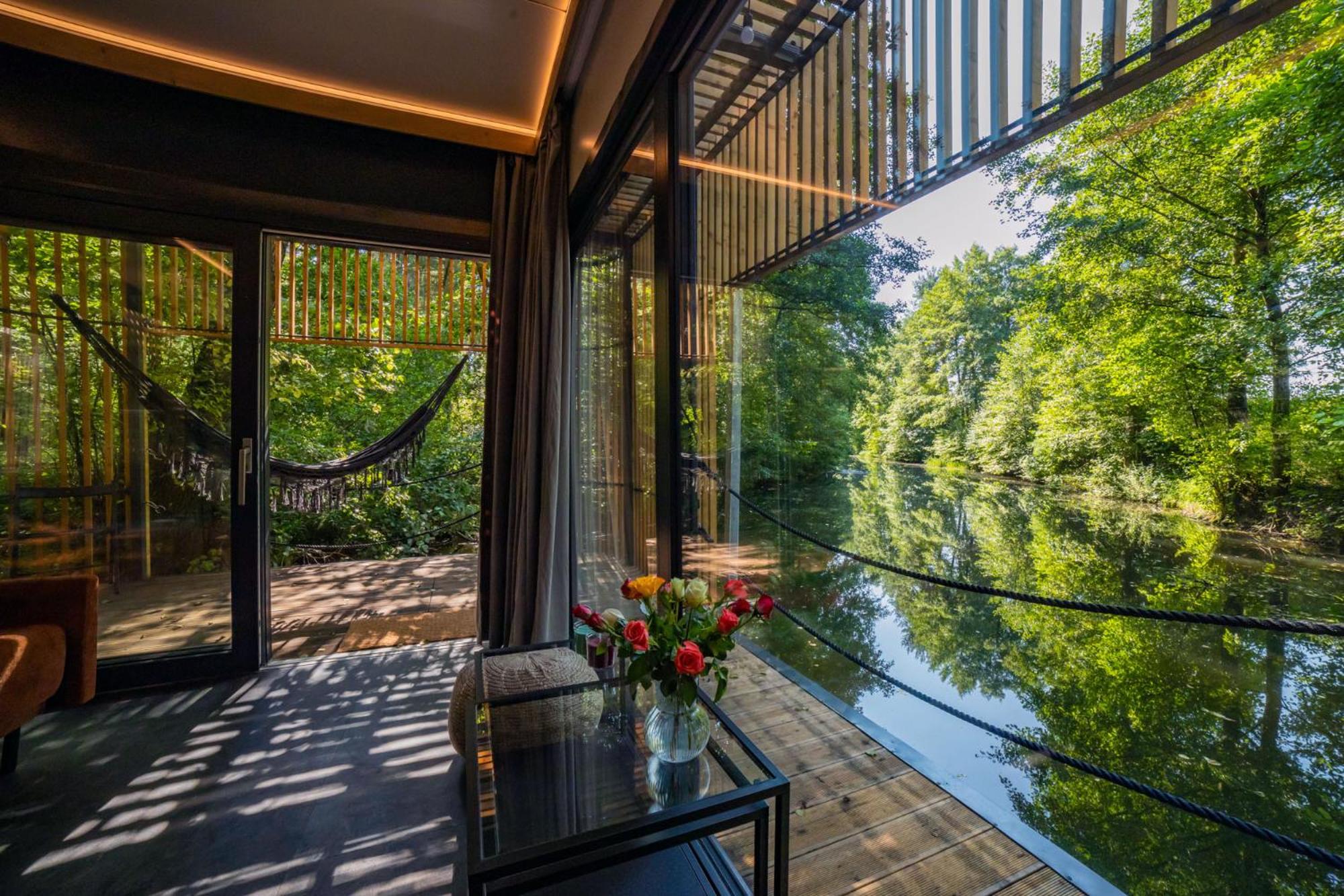 Water Hideout - Floating Luxury in Pure Wilderness