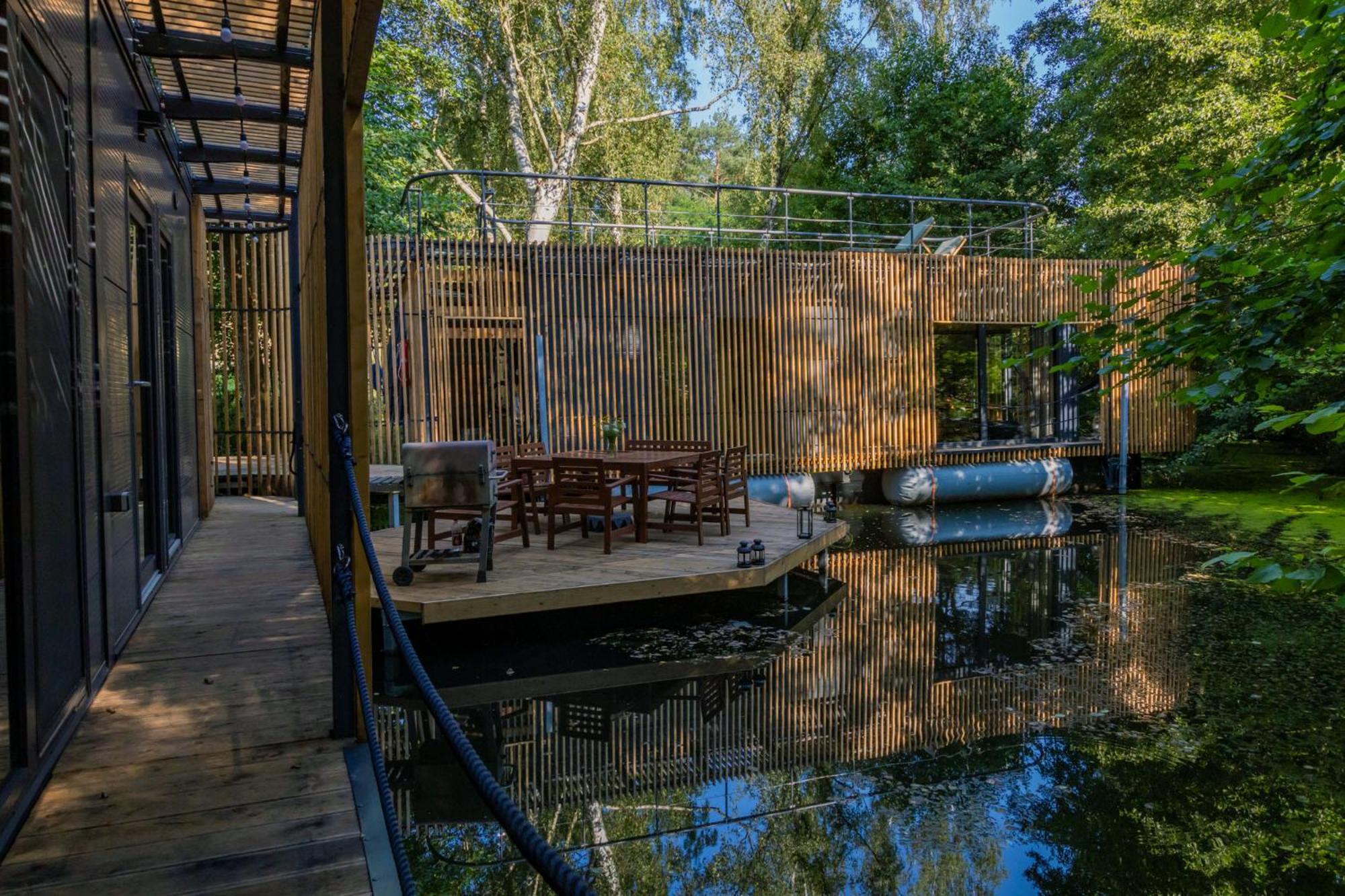 Water Hideout - Floating Luxury in Pure Wilderness