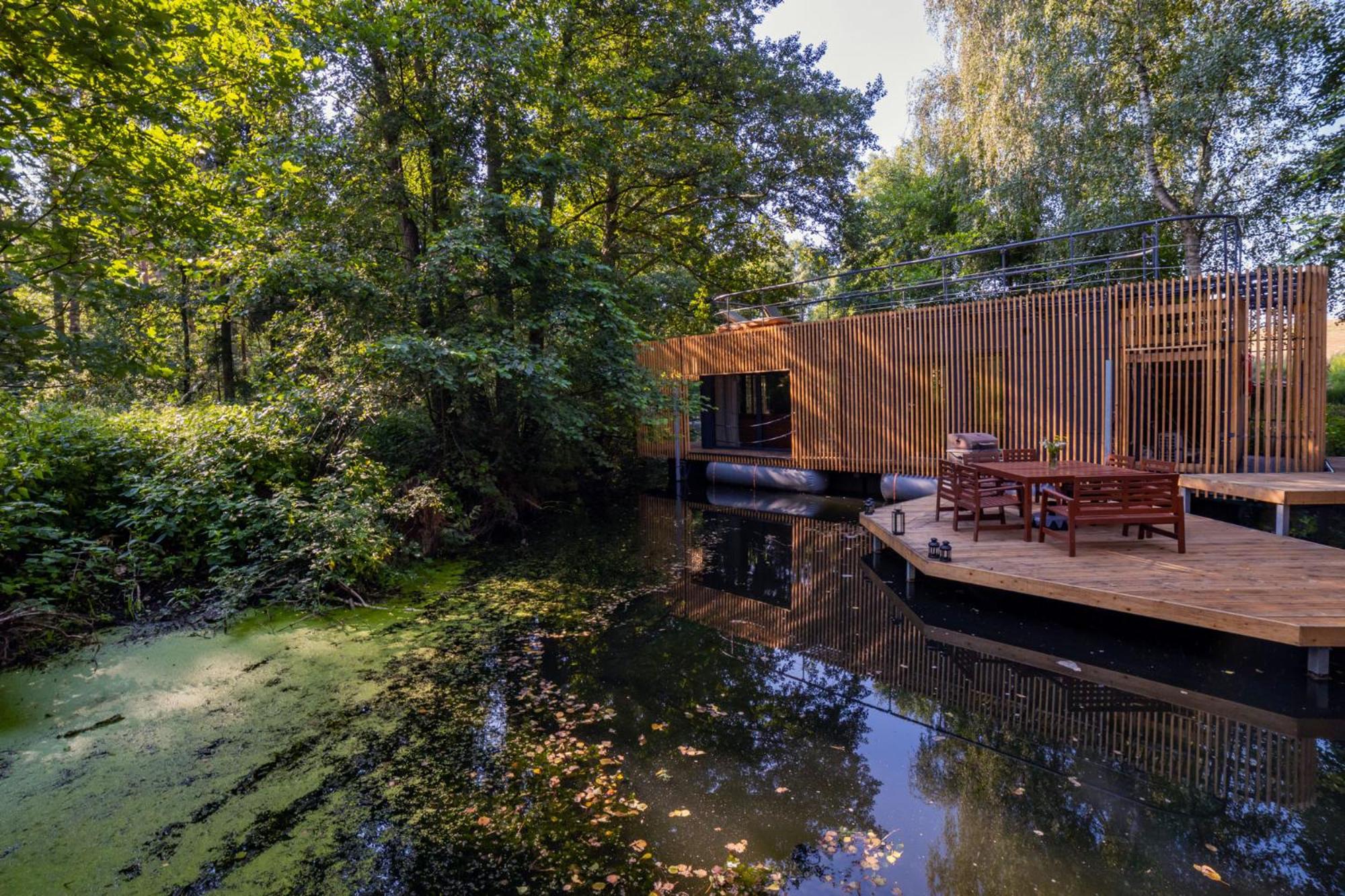 Water Hideout - Floating Luxury in Pure Wilderness