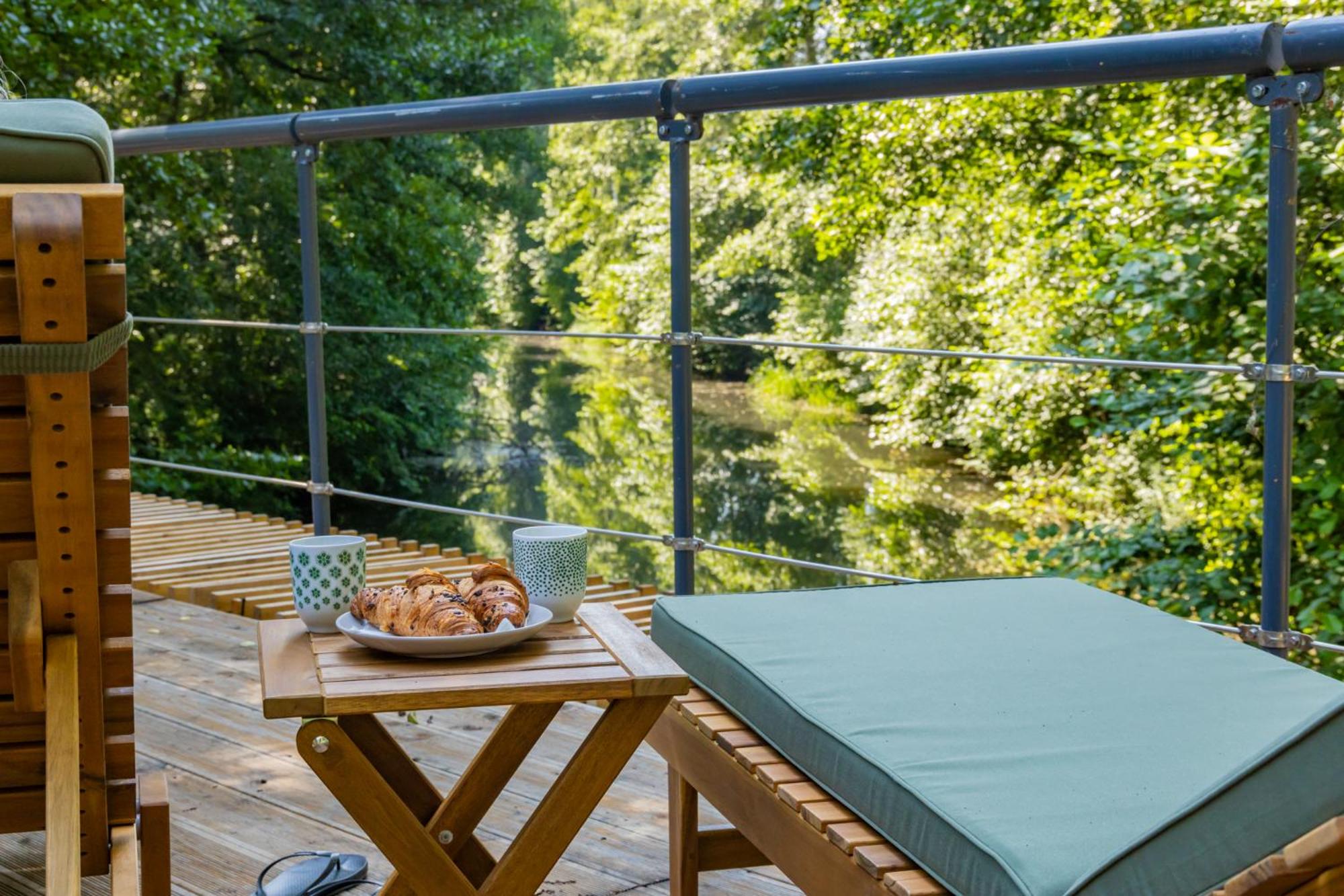 Water Hideout - Floating Luxury in Pure Wilderness
