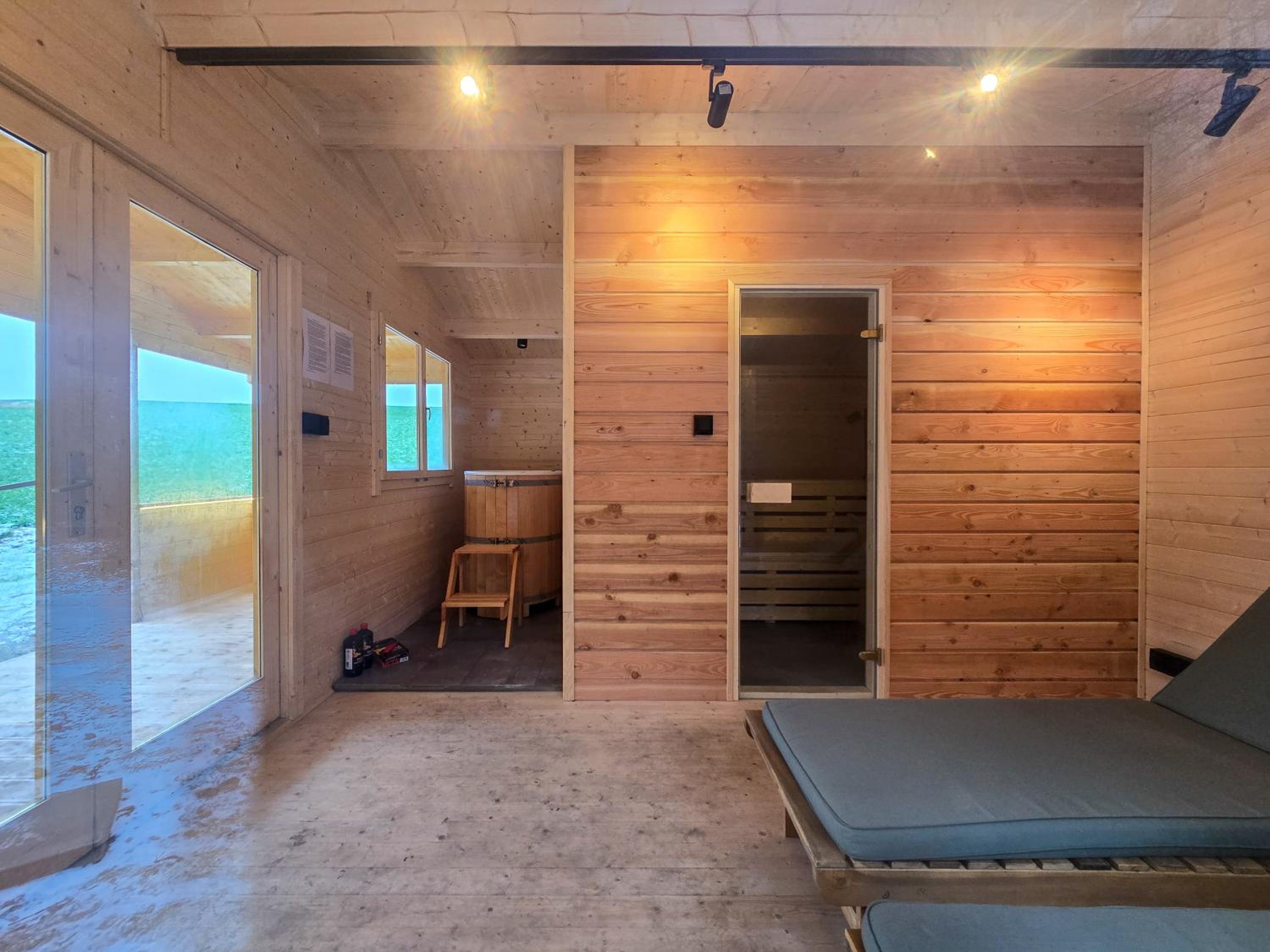 Water Hideout - Floating Luxury in Pure Wilderness