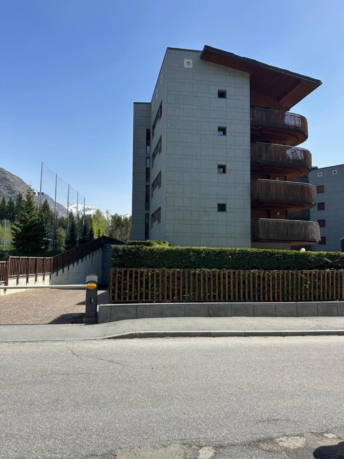 Campo Smith - Les Floralies free parking