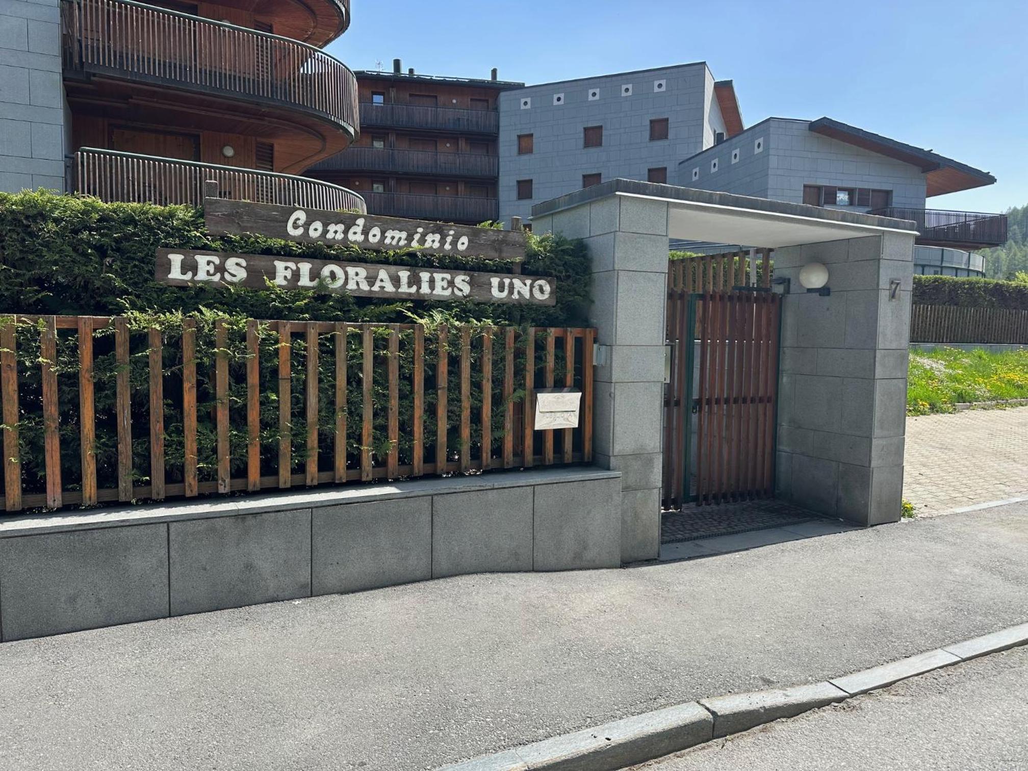 Campo Smith - Les Floralies free parking