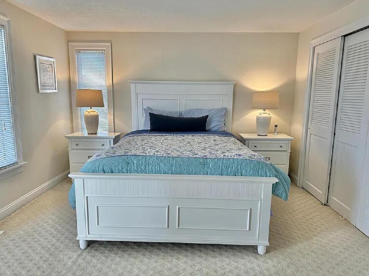 Spacious Oceanfront 3BR Condo with Private Beach in Ideal Hyannis Location