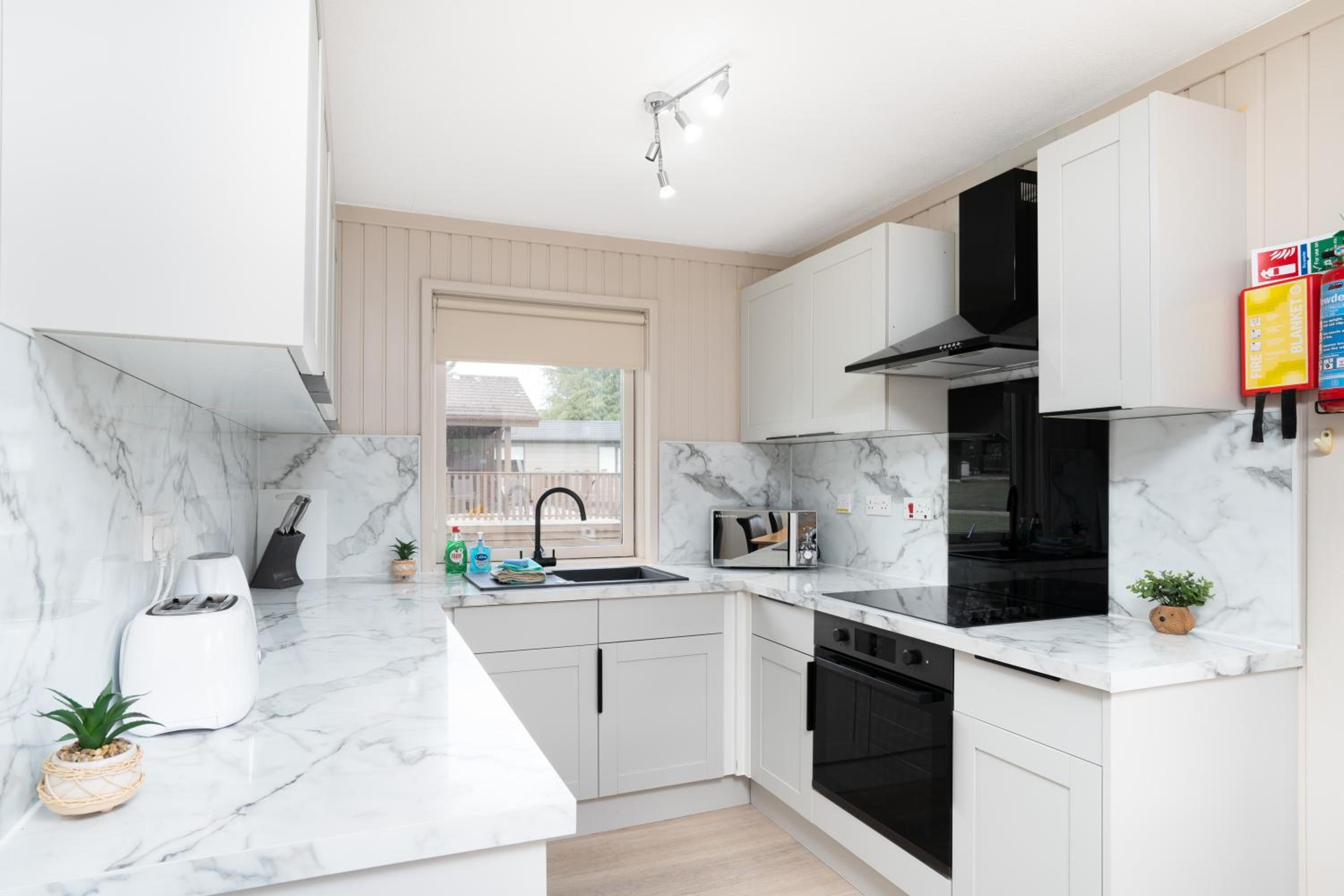 3Bed Lodge - Hot Tub - by Holiday Homes