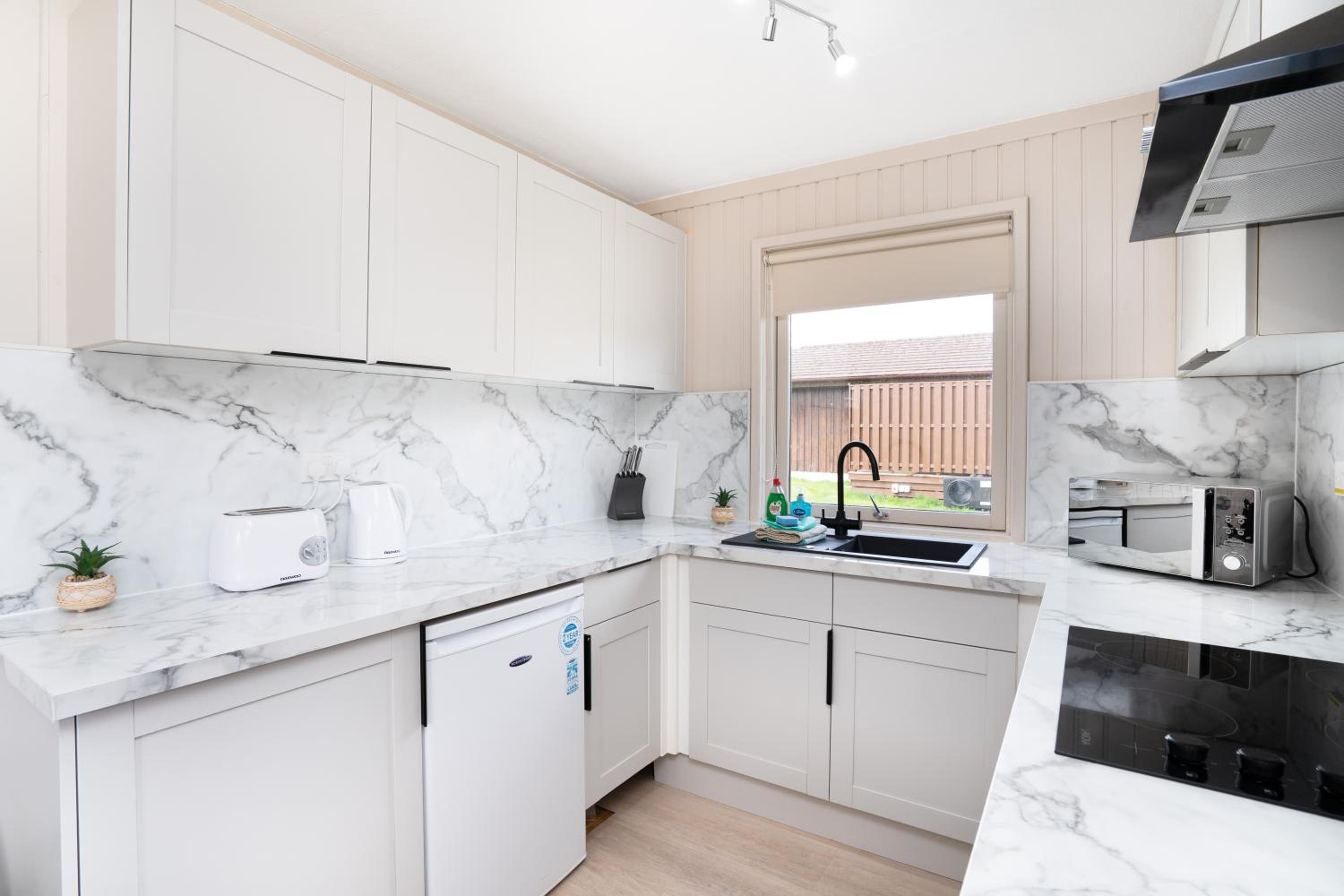 3Bed Lodge - Hot Tub - by Holiday Homes