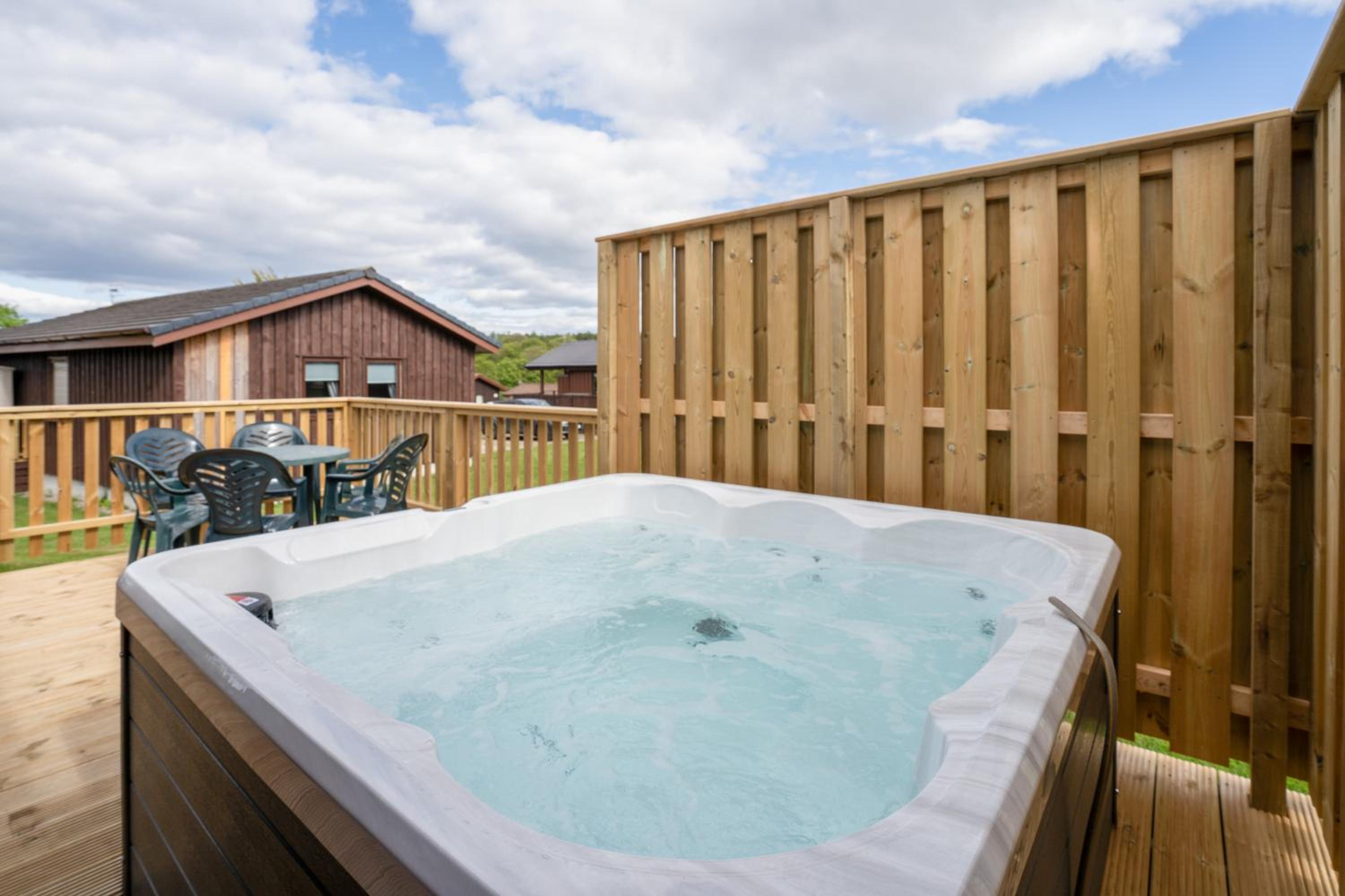 3Bed Lodge - Hot Tub - by Holiday Homes