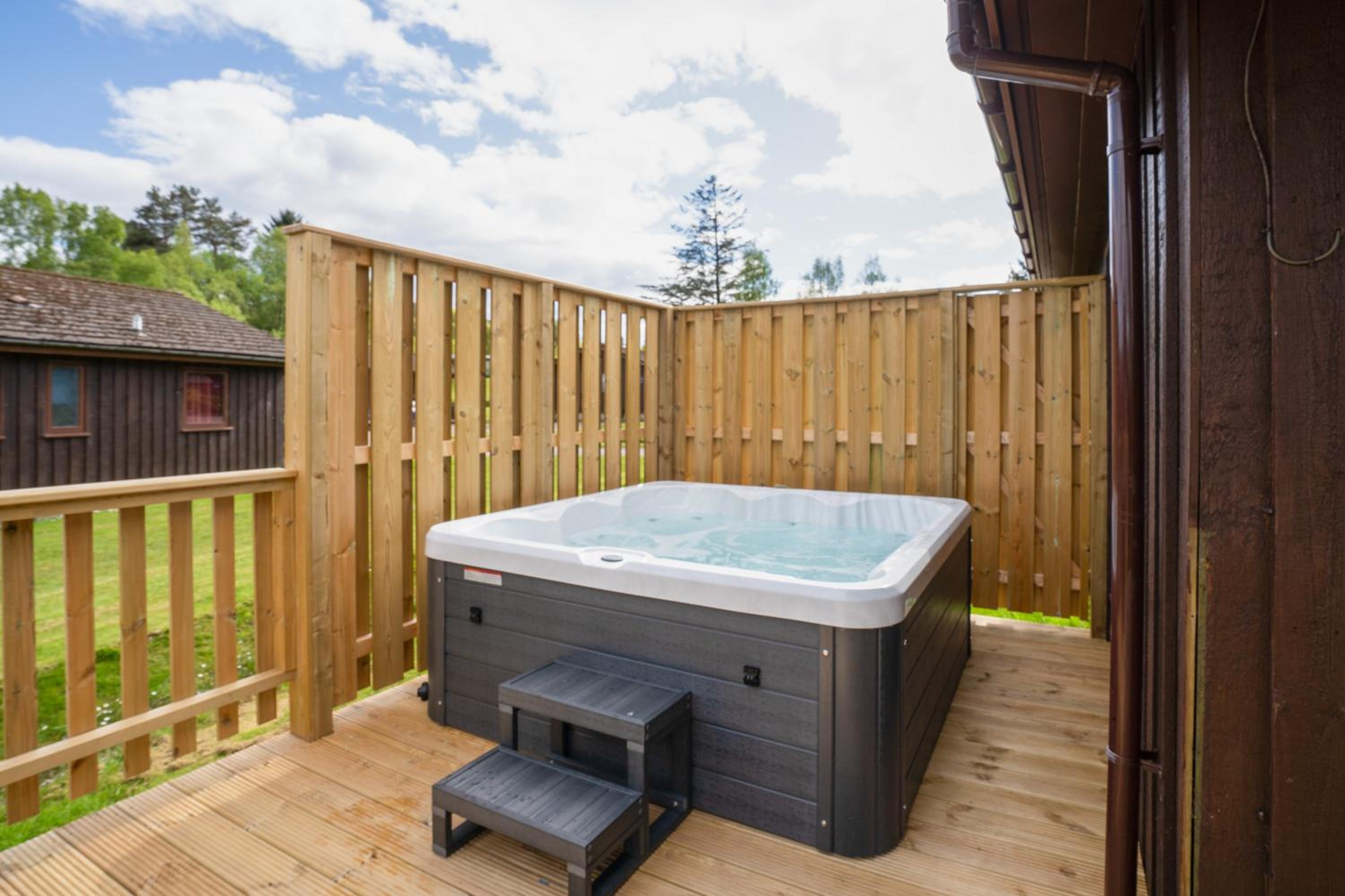 3Bed Lodge - Hot Tub - by Holiday Homes