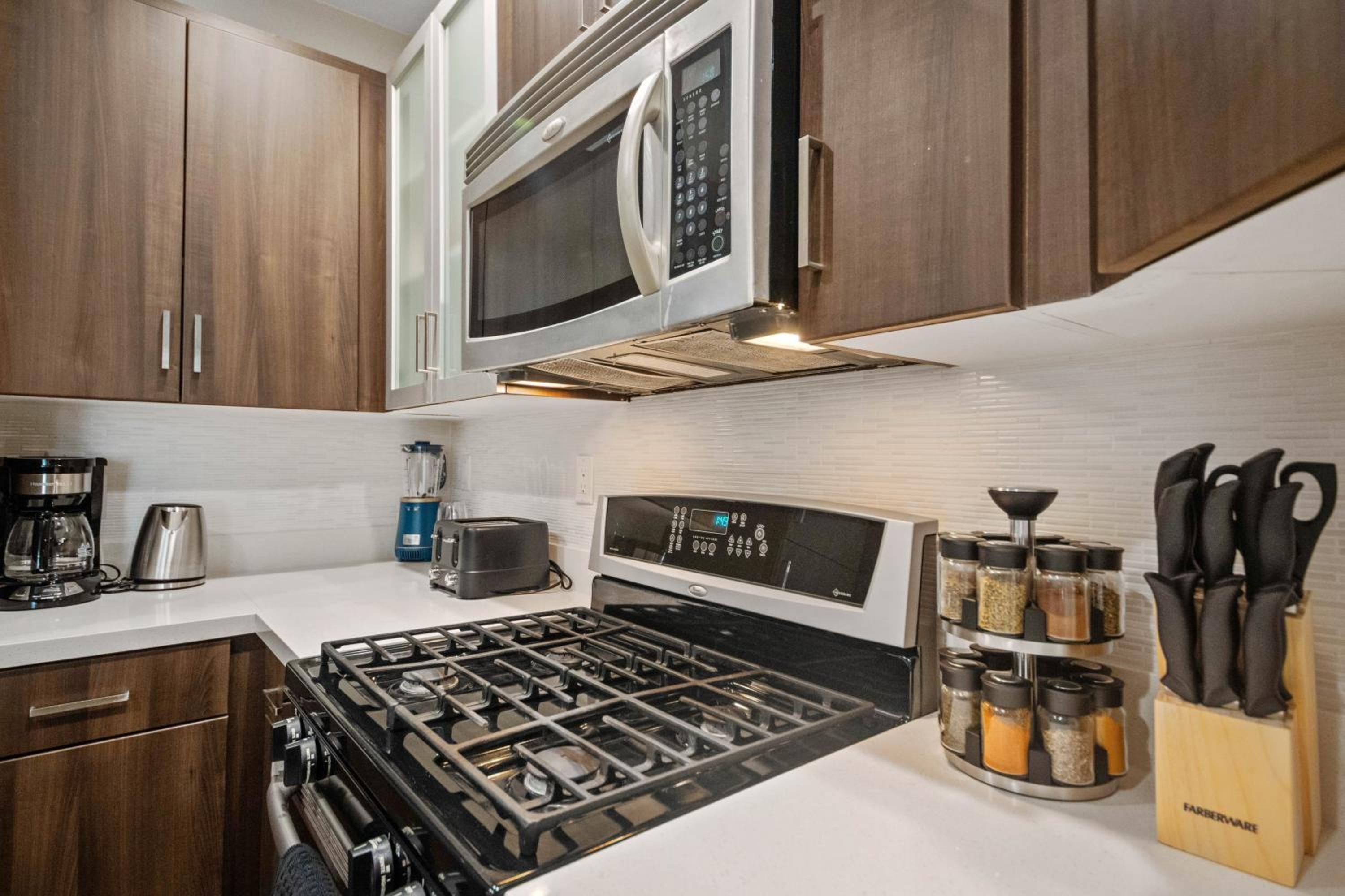 Promo Casa Miel Heart of Westwood Luxury Condo