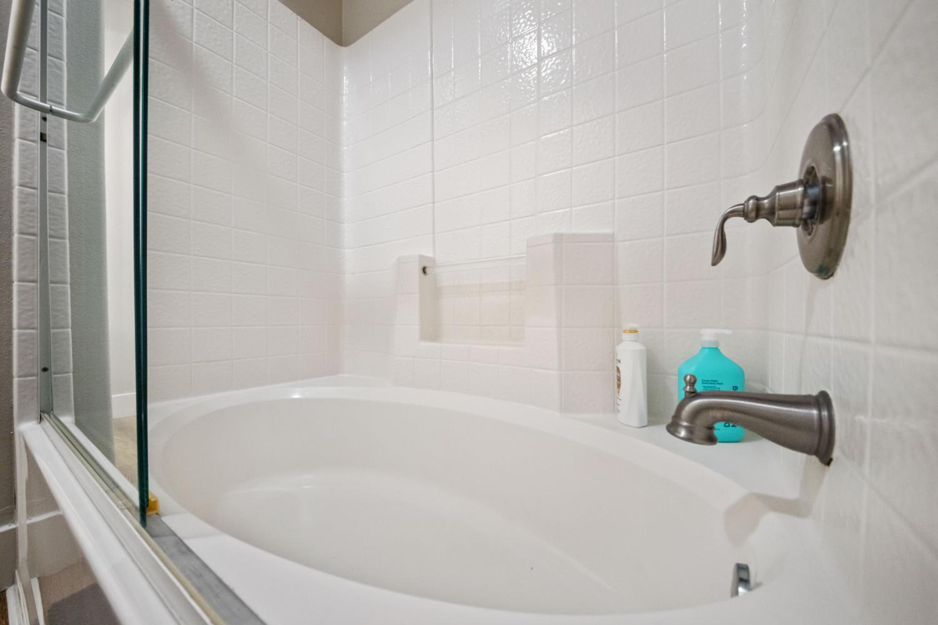 Promo Casa Miel Heart of Westwood Luxury Condo