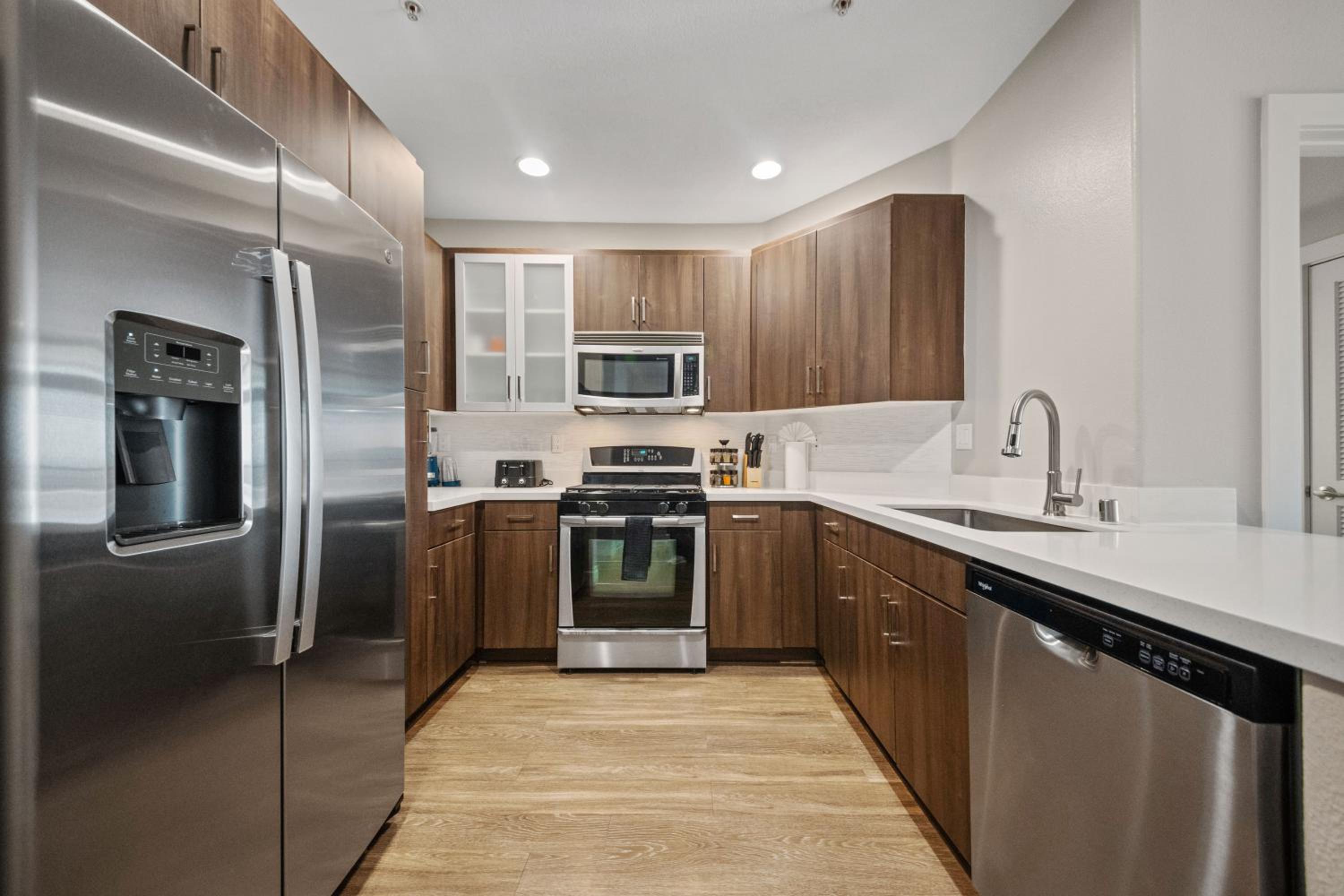 Promo Casa Miel Heart of Westwood Luxury Condo