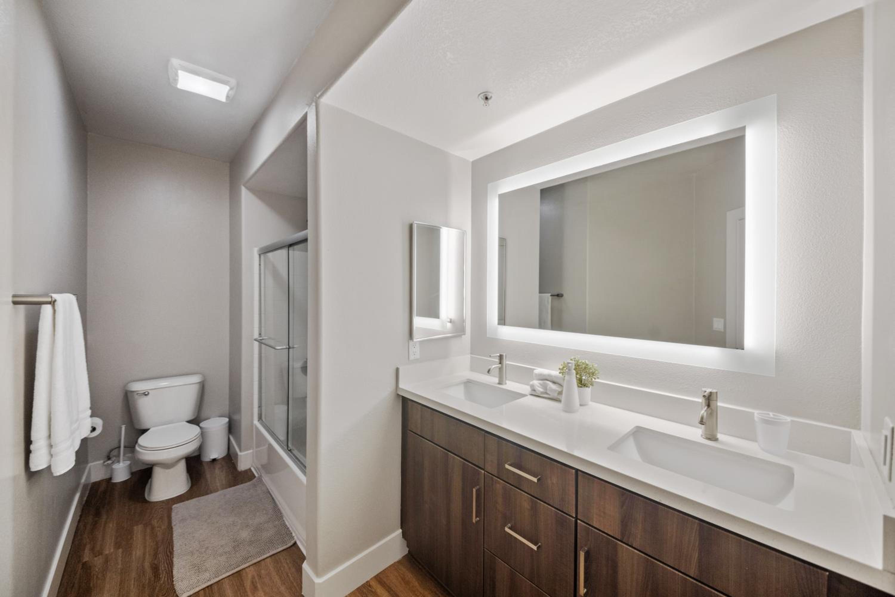 Promo Casa Miel Heart of Westwood Luxury Condo
