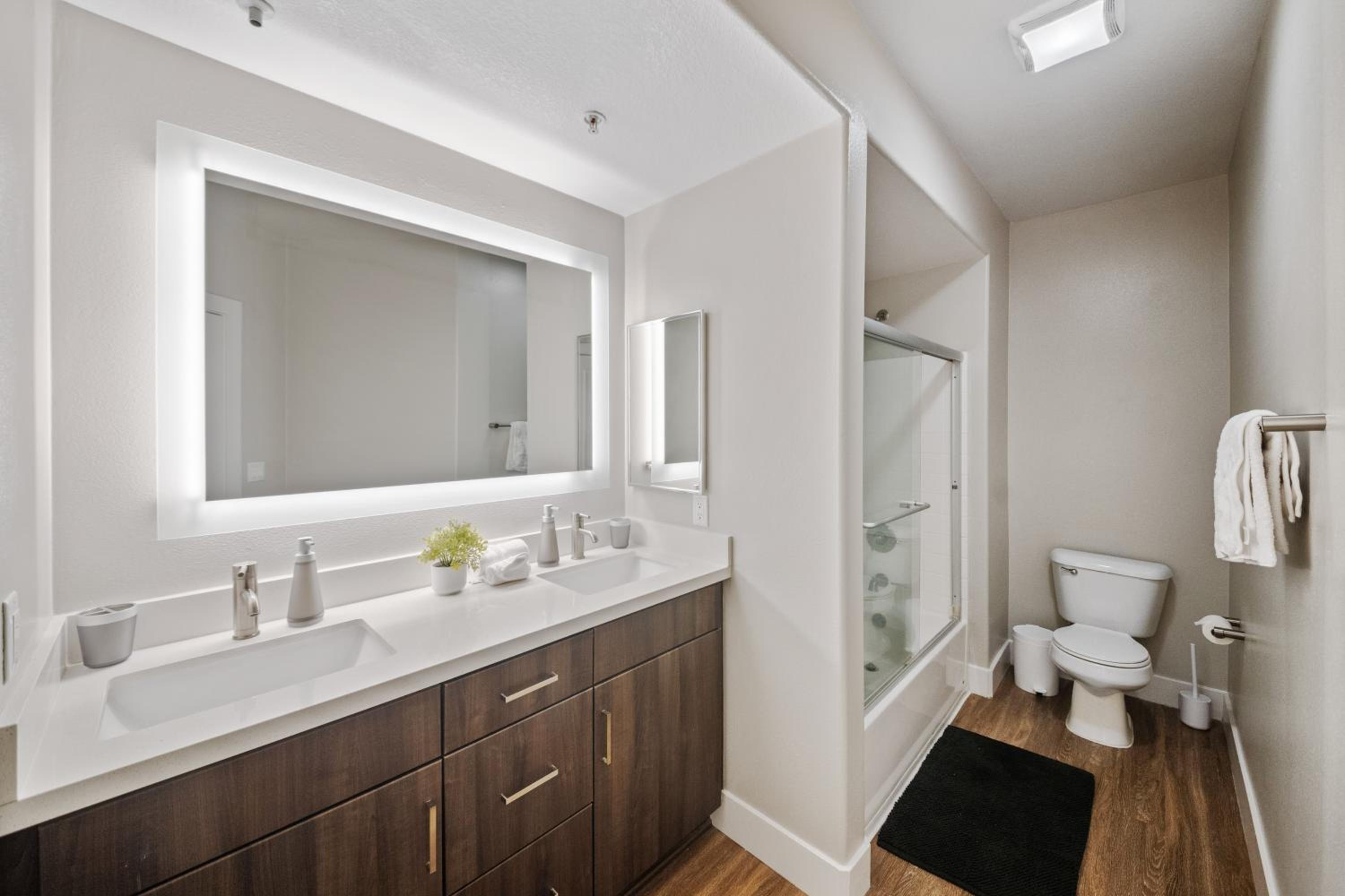 Promo Casa Miel Heart of Westwood Luxury Condo