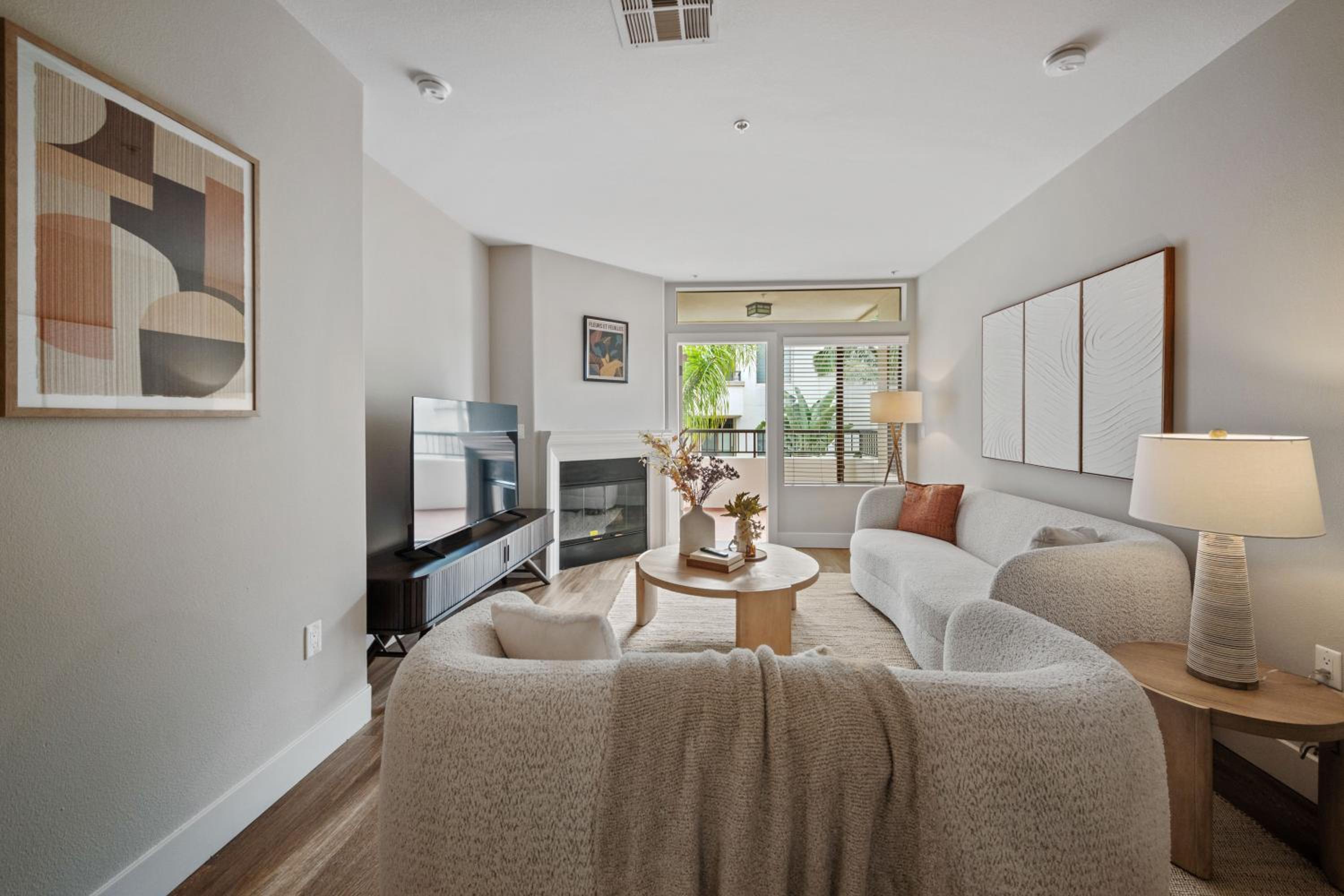 Promo Casa Miel Heart of Westwood Luxury Condo