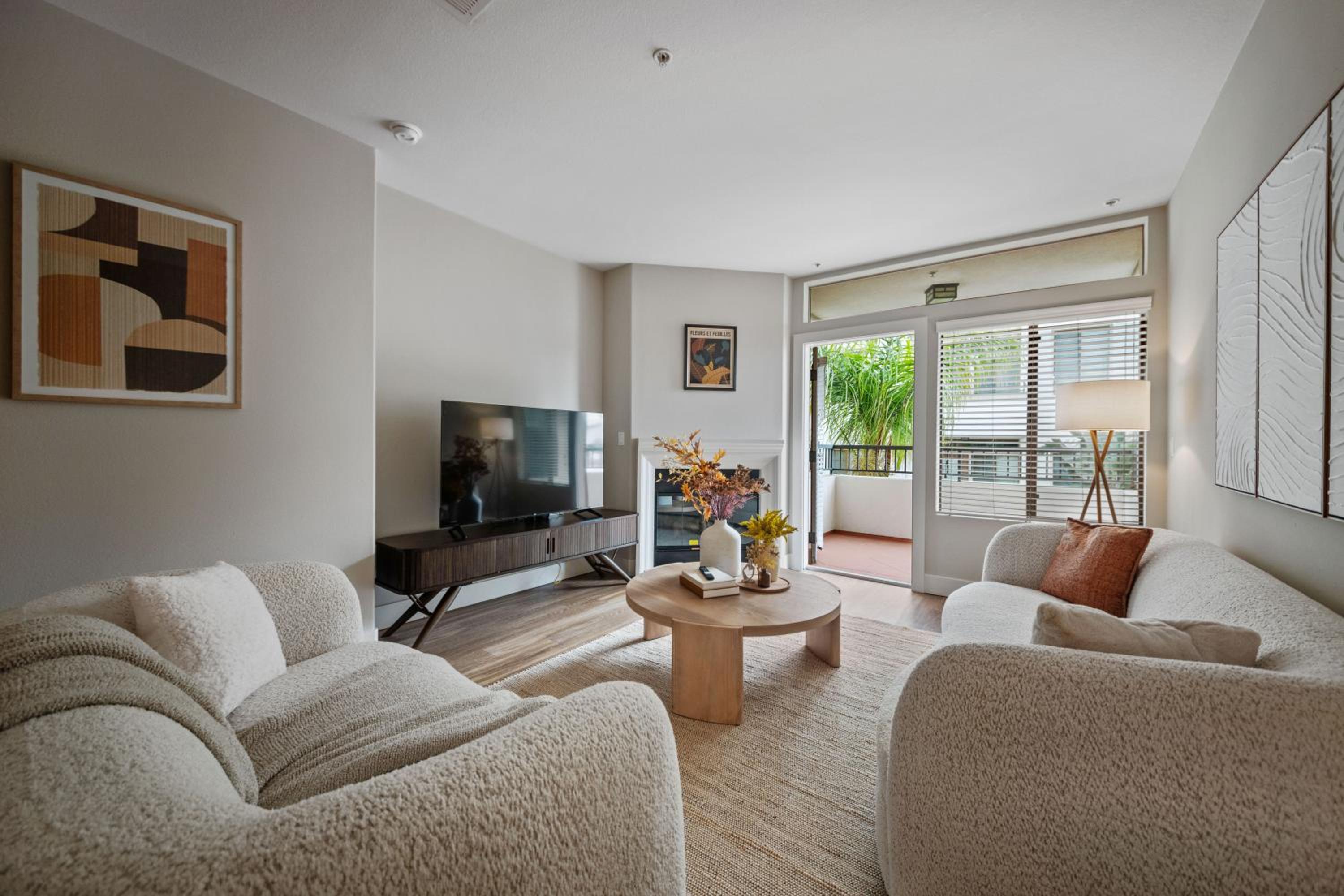 Promo Casa Miel Heart of Westwood Luxury Condo