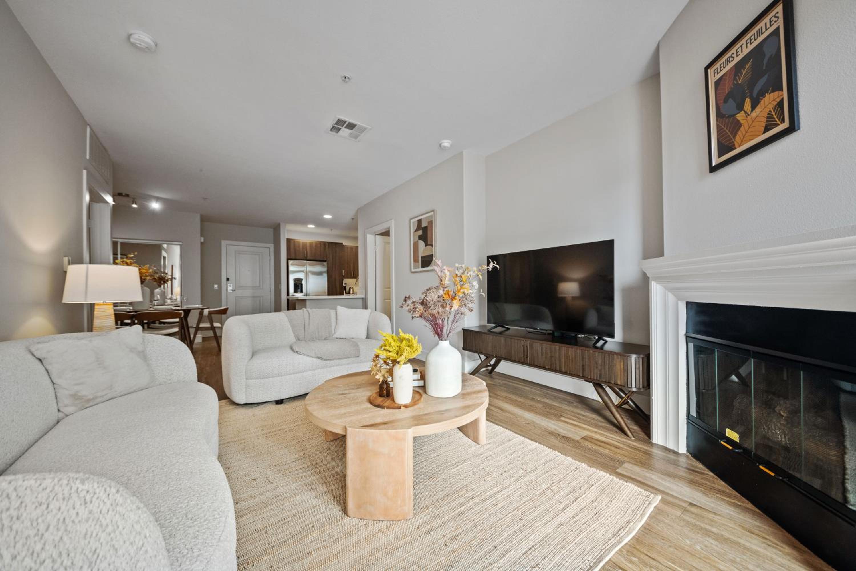 Promo Casa Miel Heart of Westwood Luxury Condo