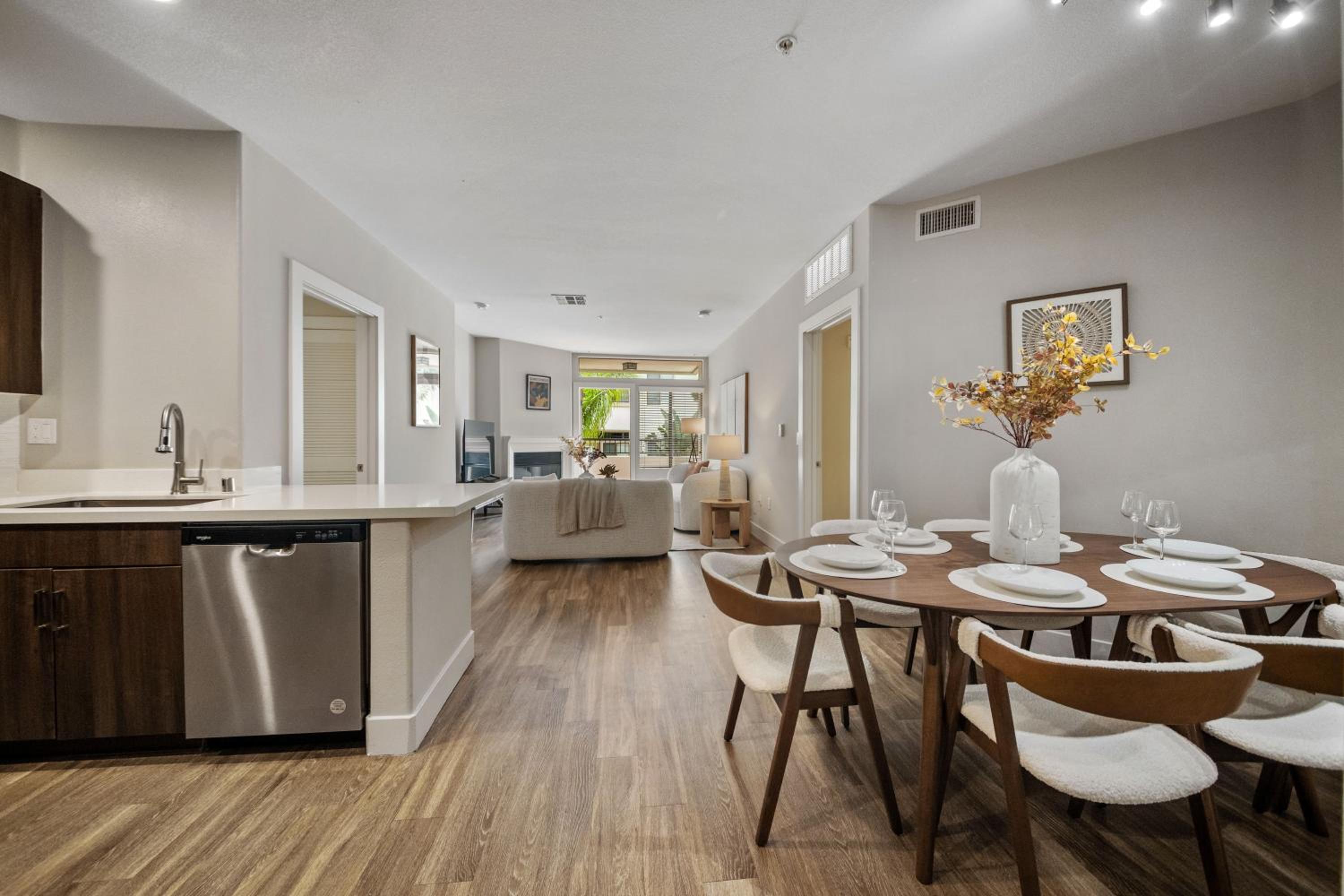 Promo Casa Miel Heart of Westwood Luxury Condo