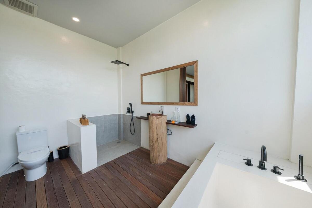 Villa Kiri - Modern 2BR Hideaway Rooftop & Private Pool