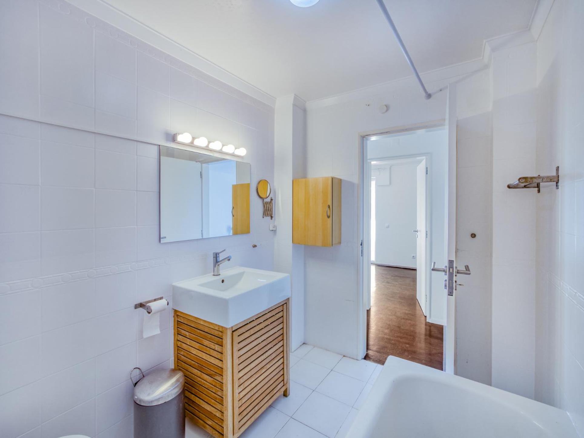 Luxury 4 bedroom with 3 bathroom Cascais Lisbon walking distance to beach
