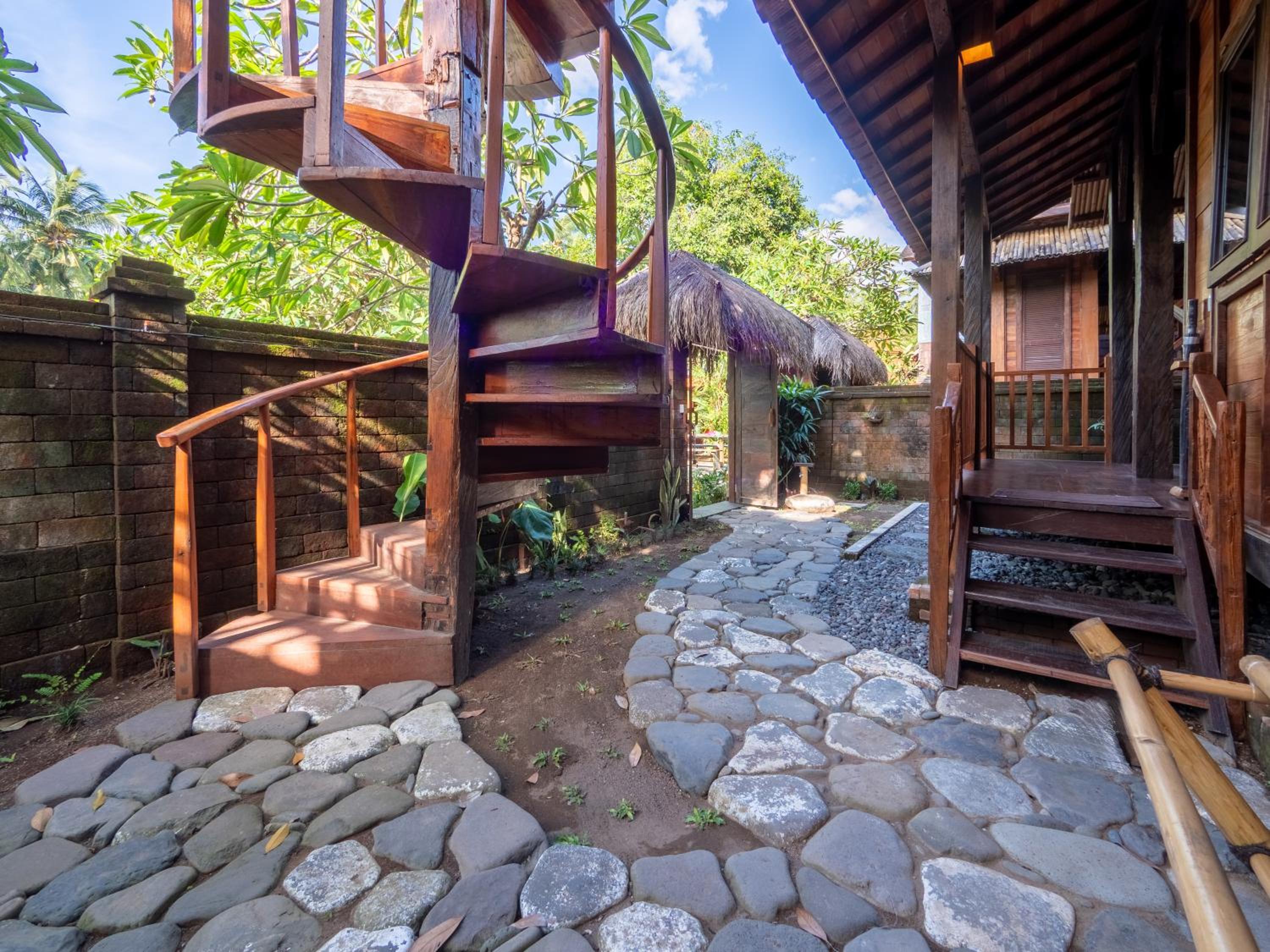 Aruna Jayanti Villa