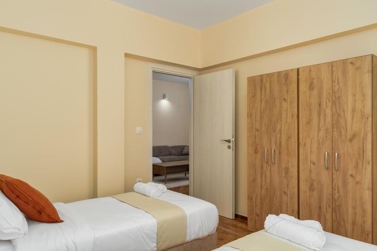 Ofi Continental - 3BR, Koukaki