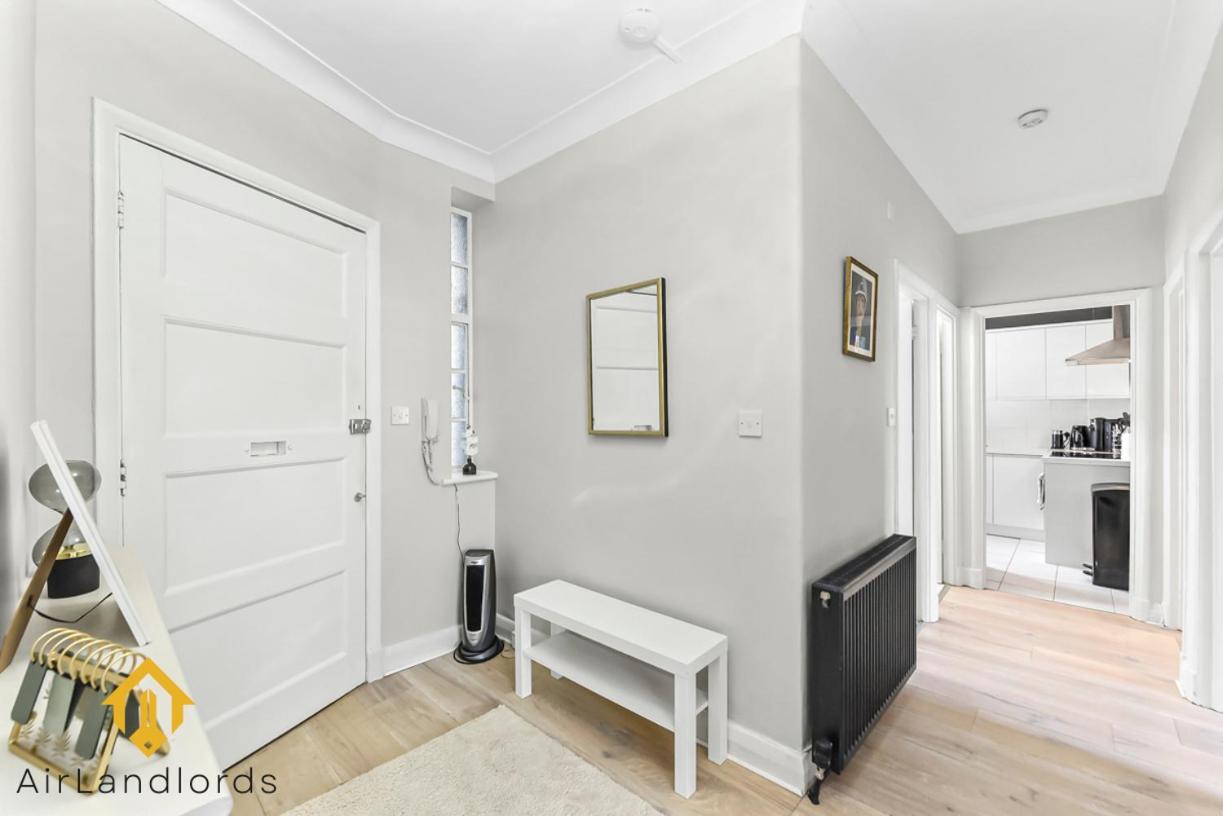Stylish 3-Bedroom Flat in Belsize Park Perfect for Families Business Trips!