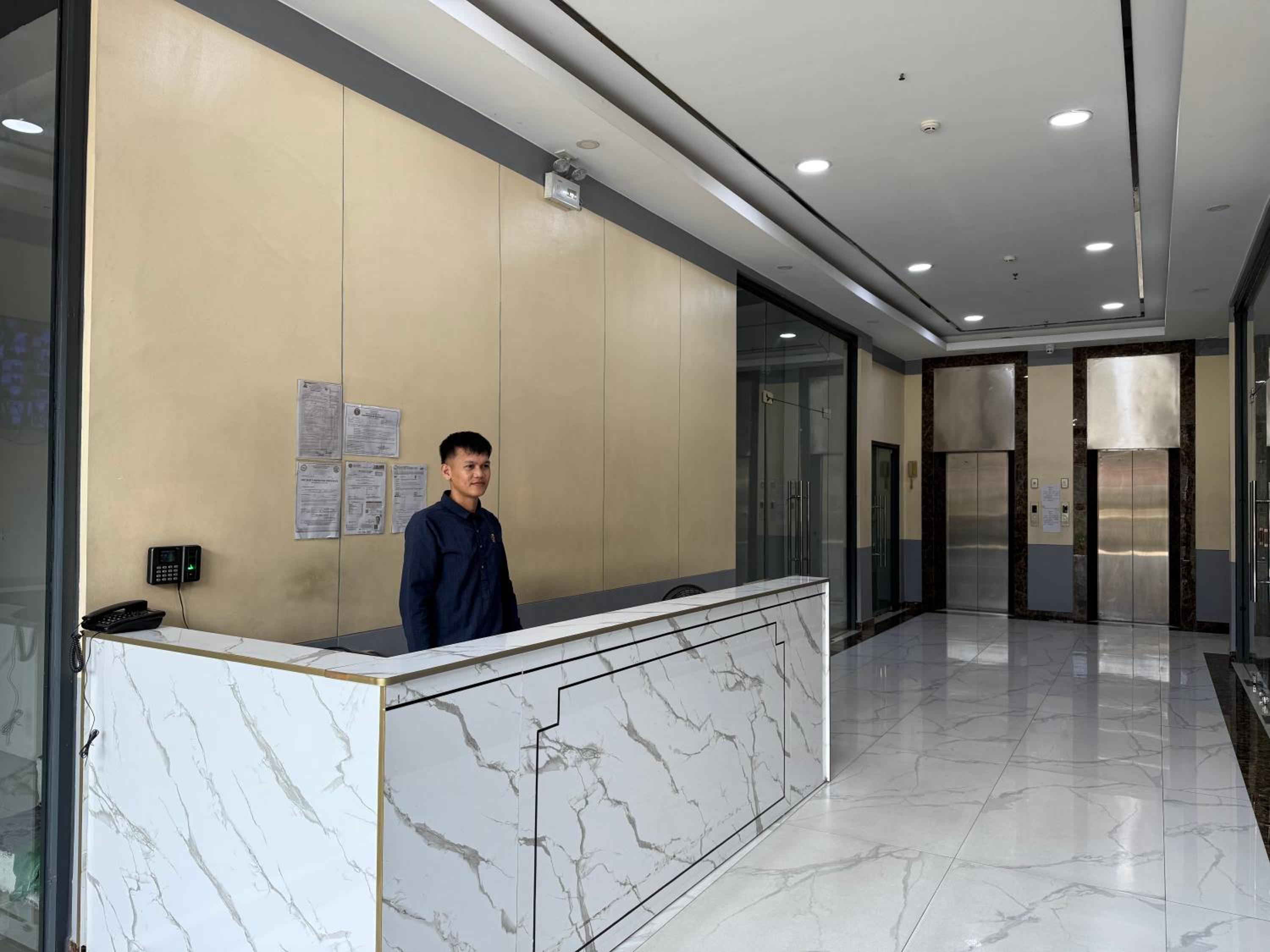 JCAL Building Next to Manila Aiports Okada, Solaire MOA