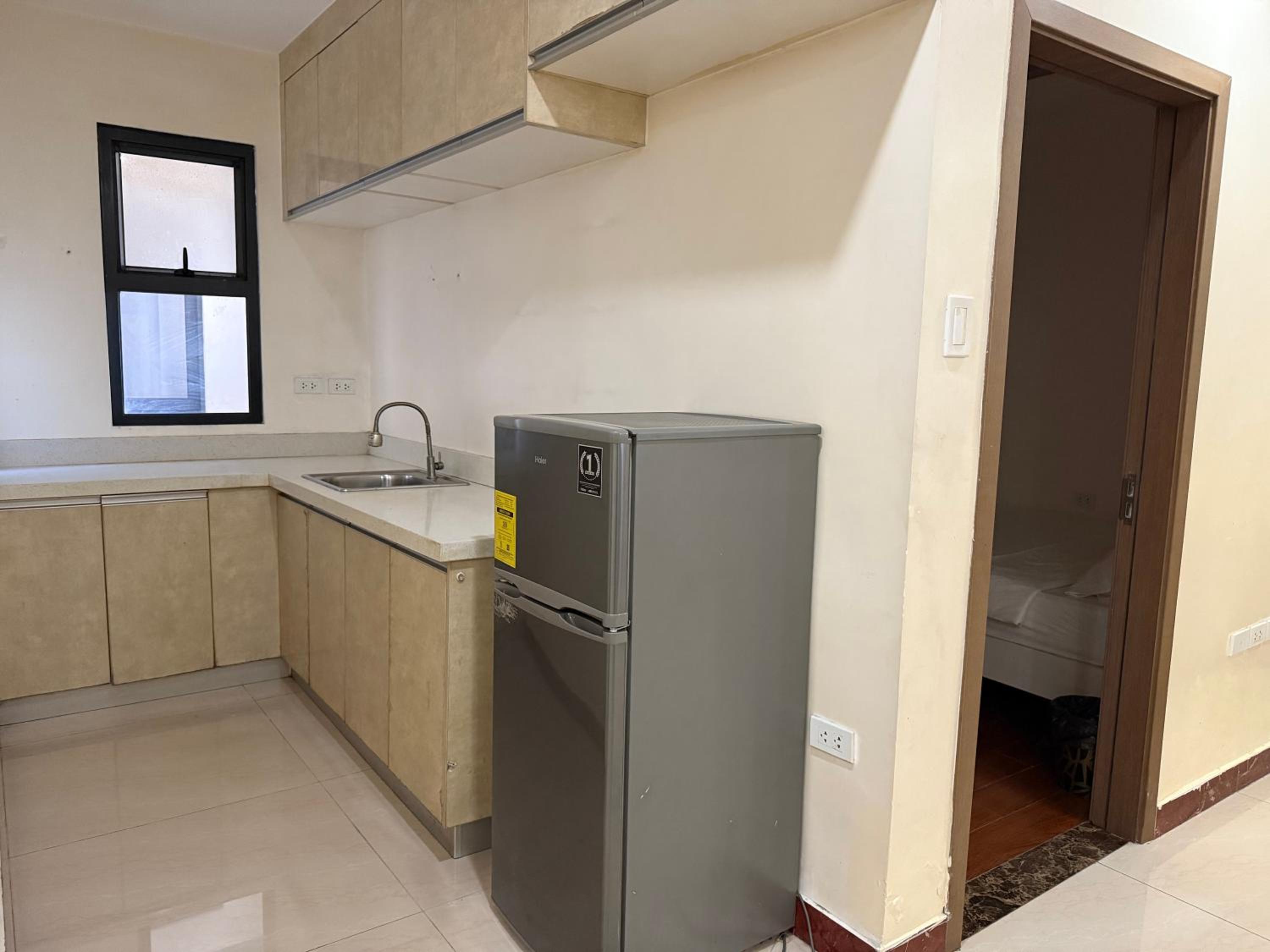JCAL Building Next to Manila Aiports Okada, Solaire MOA